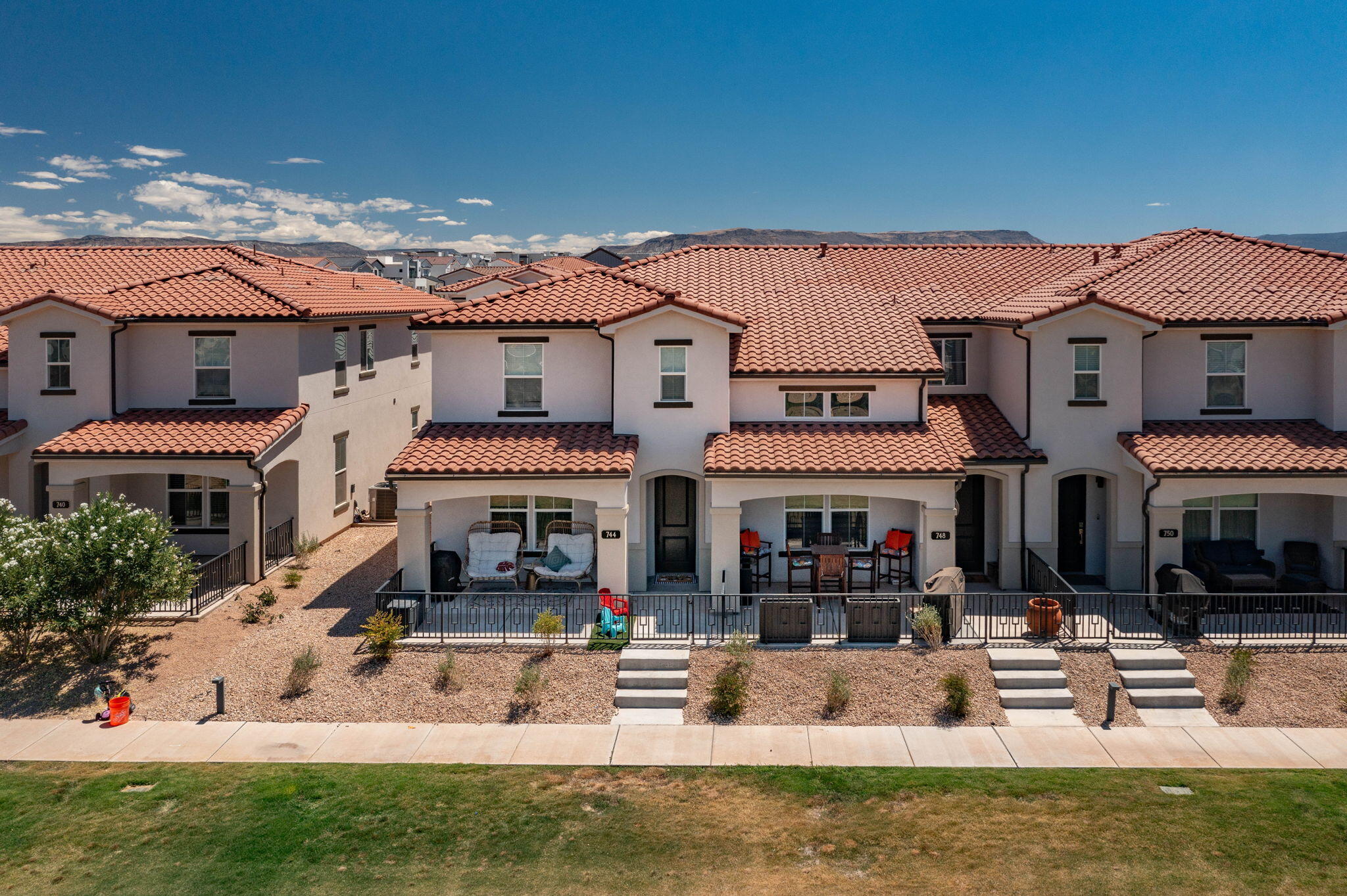 DESERT COLOR AUBURN HILLS - Residential