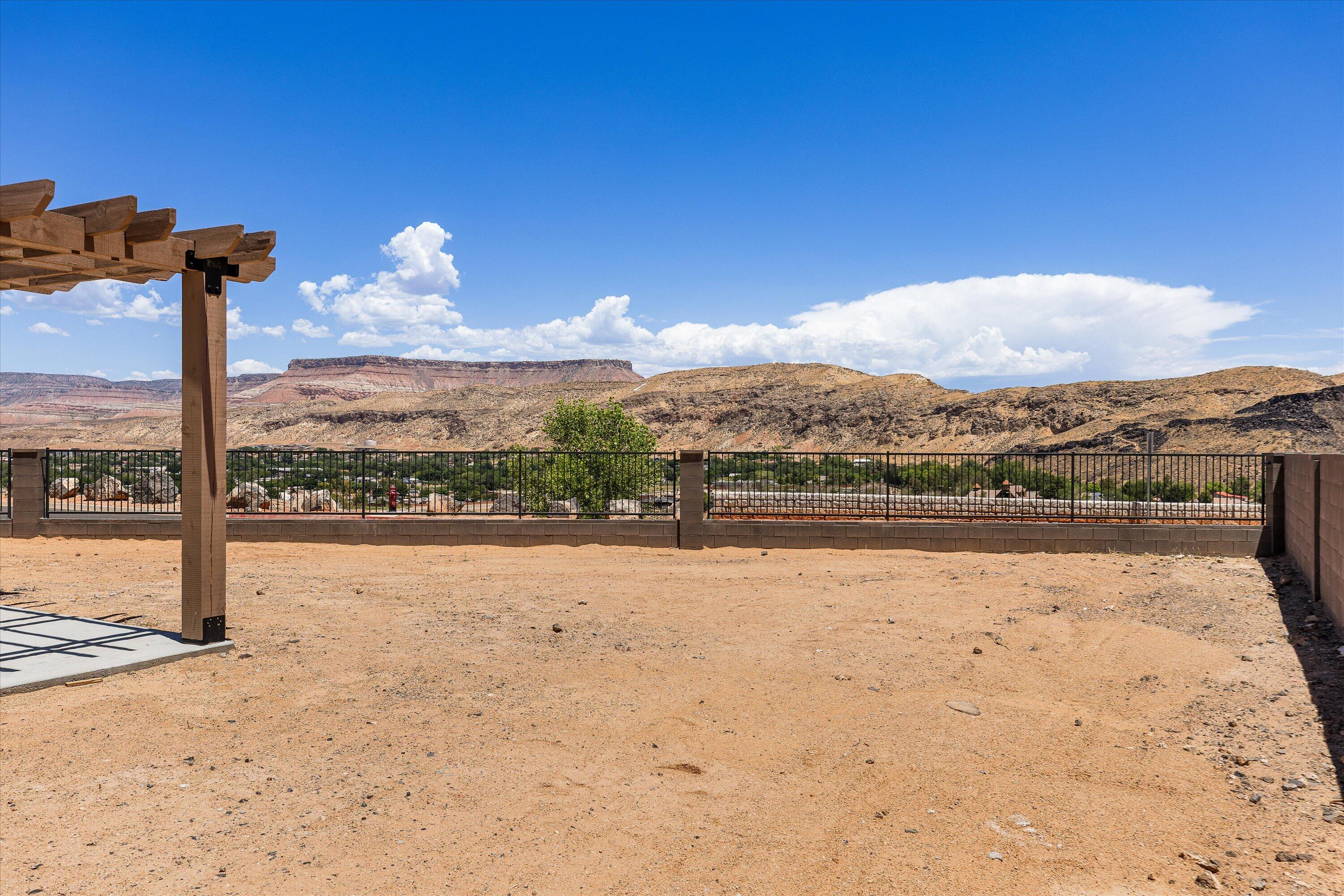 FALCON RIDGE - Residential