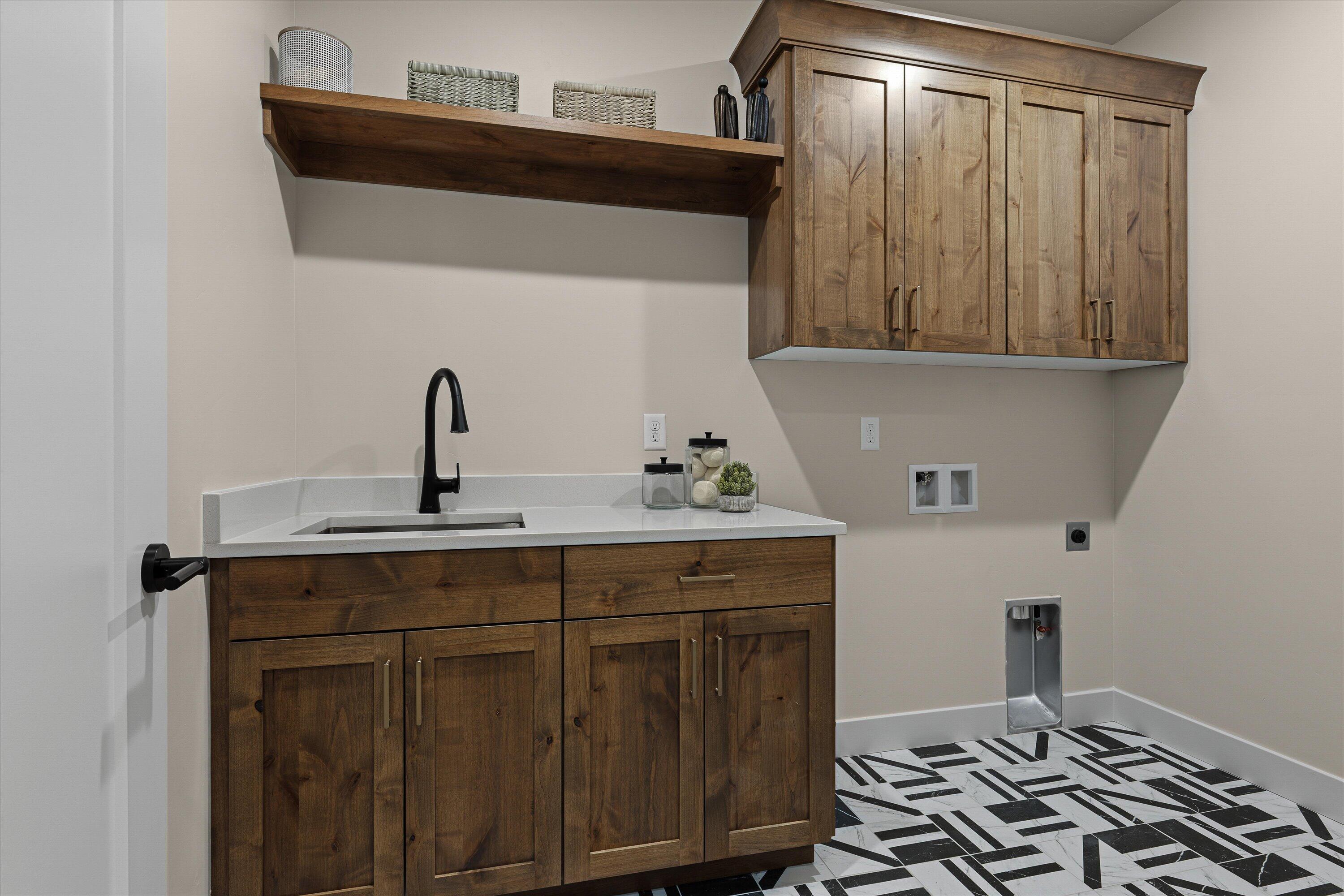 FALCON RIDGE - Residential