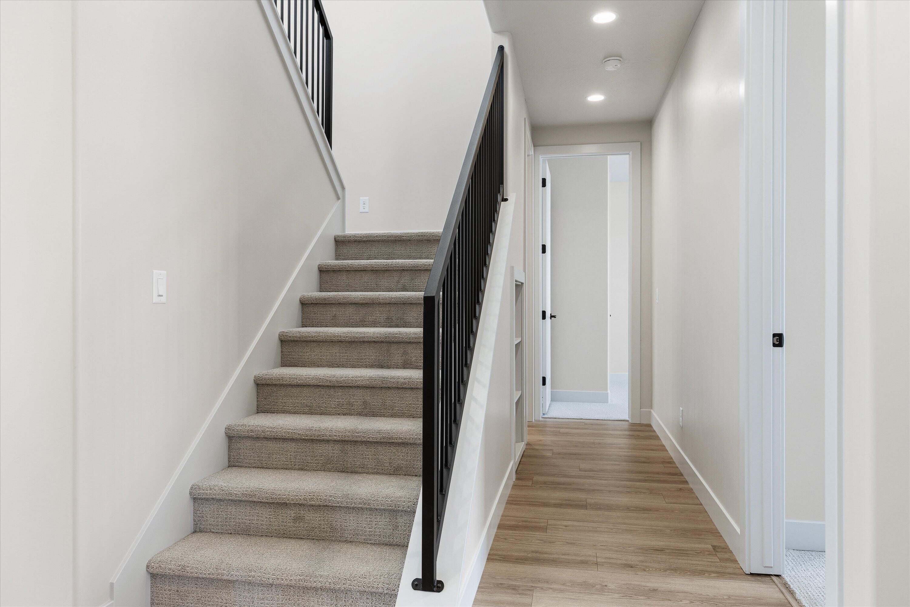 FALCON RIDGE - Residential