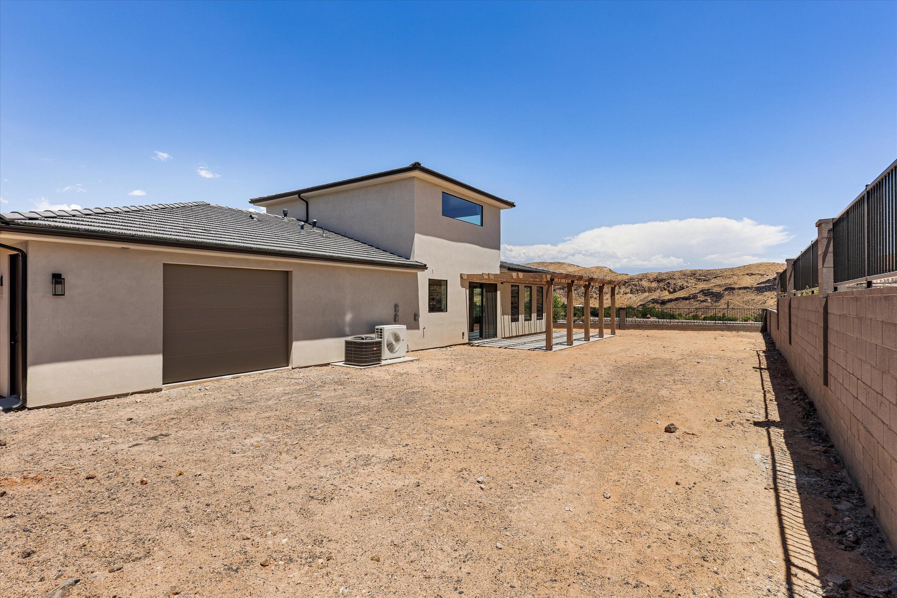 FALCON RIDGE - Residential