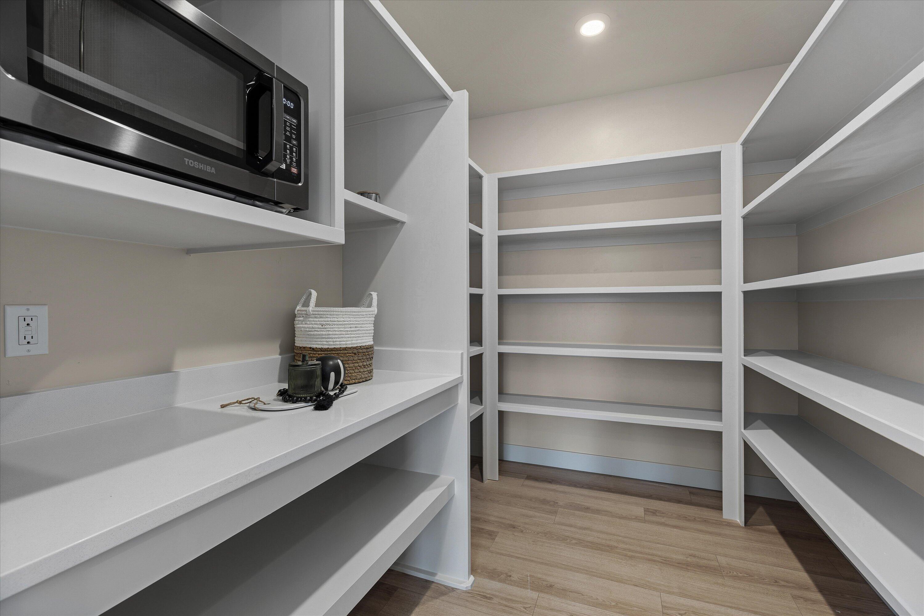 FALCON RIDGE - Residential