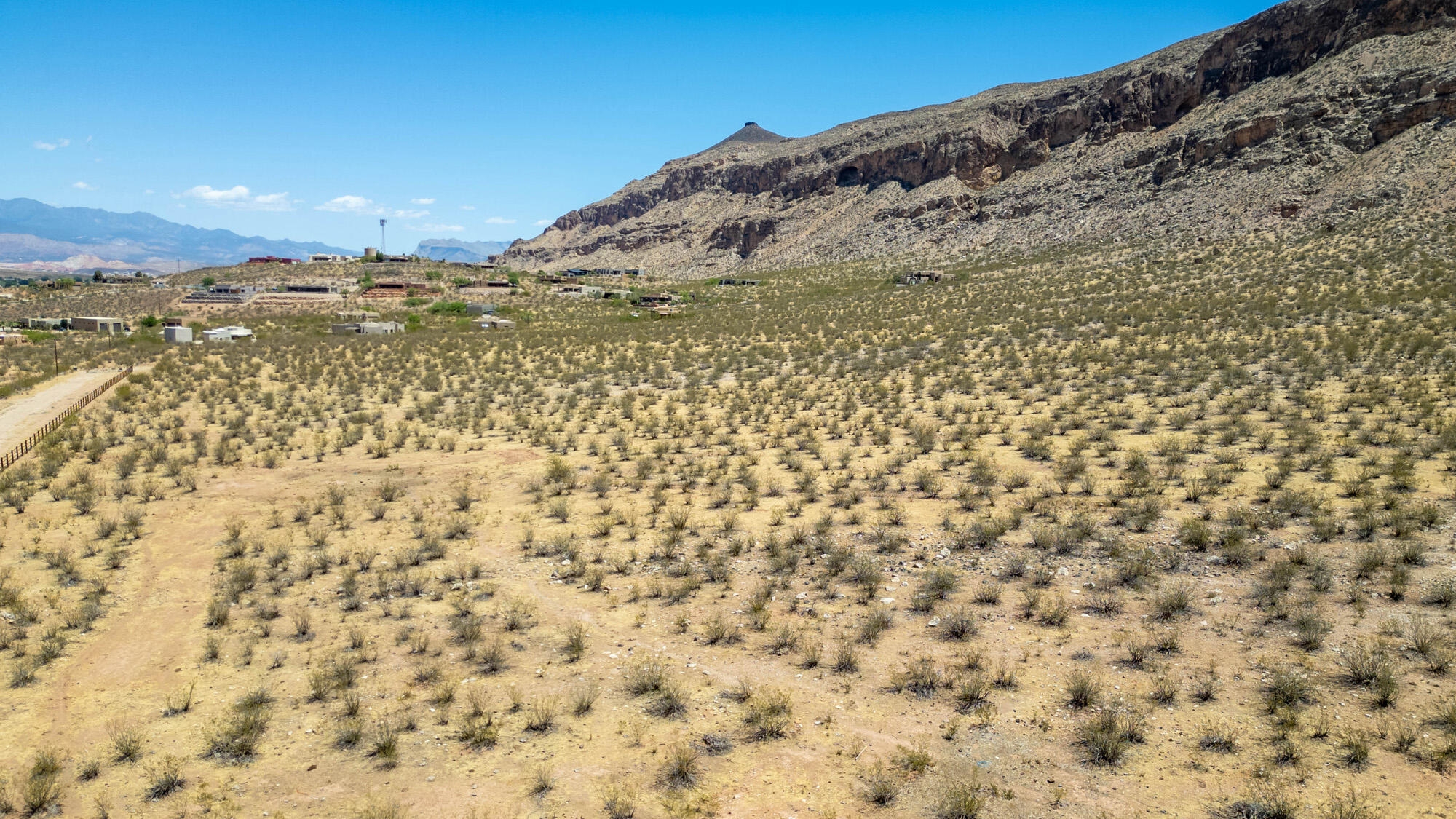 MOCCASIN FLATS - Land