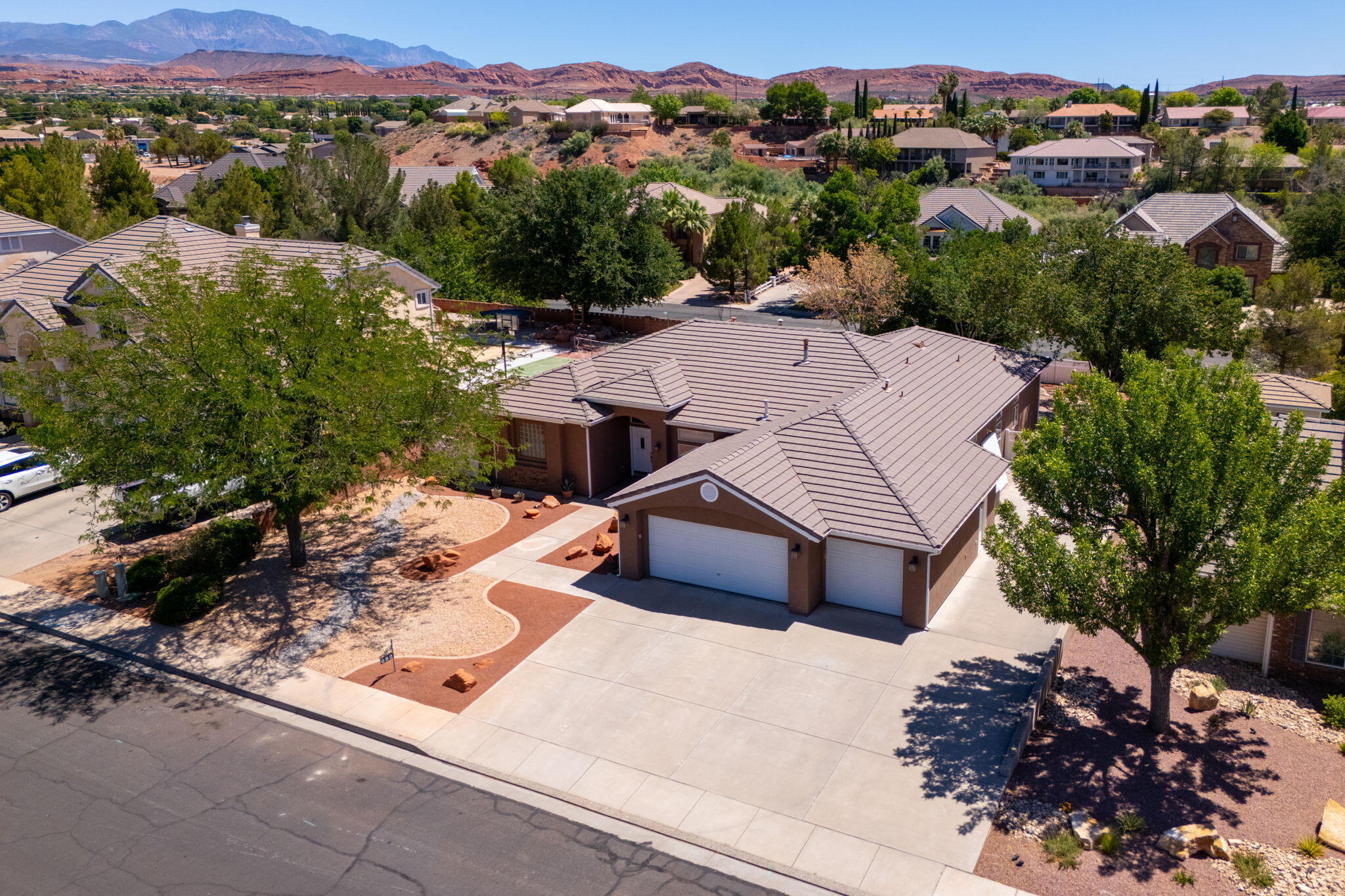COUNTRY LANE ESTATES - Residential
