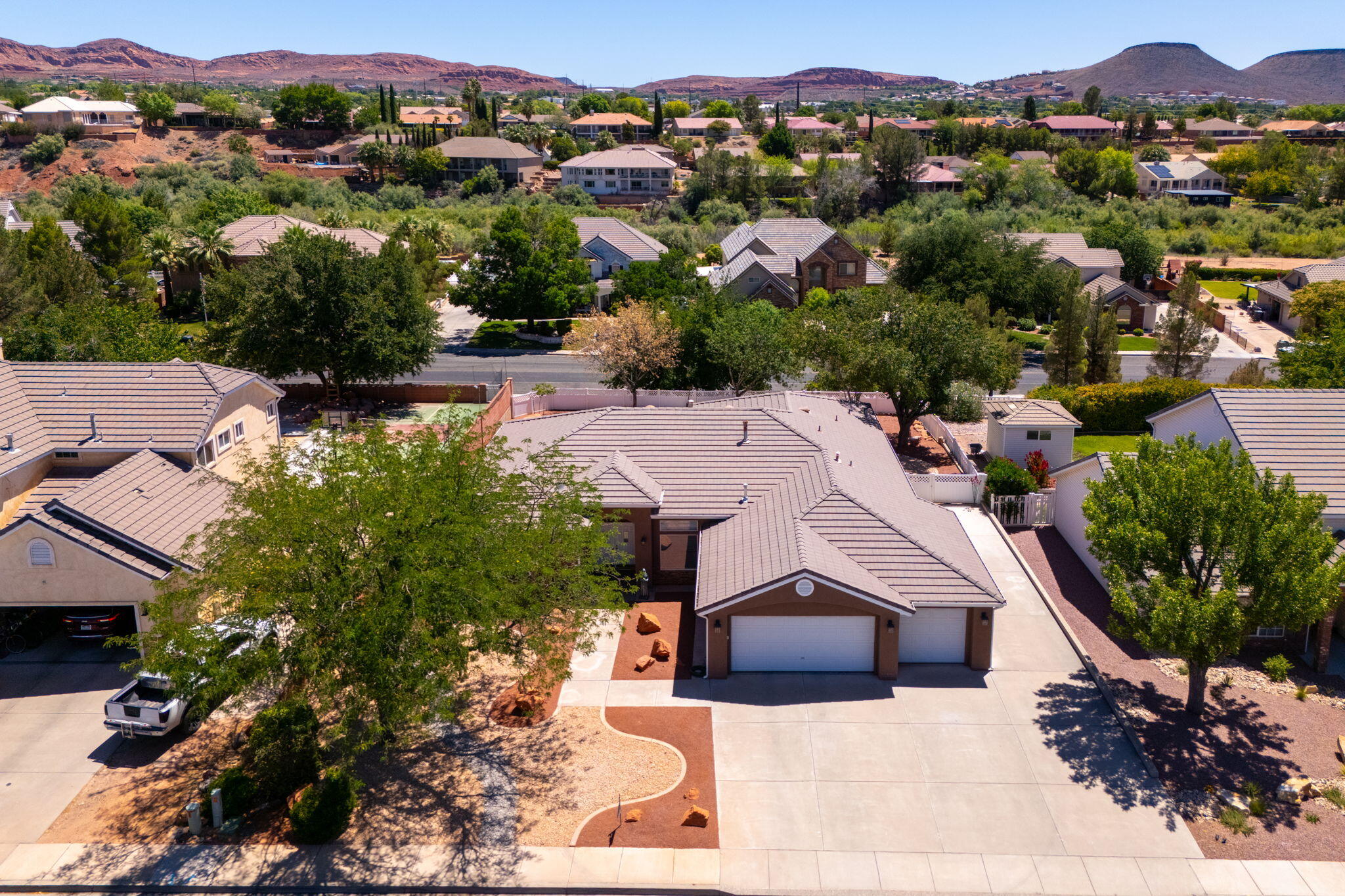COUNTRY LANE ESTATES - Residential