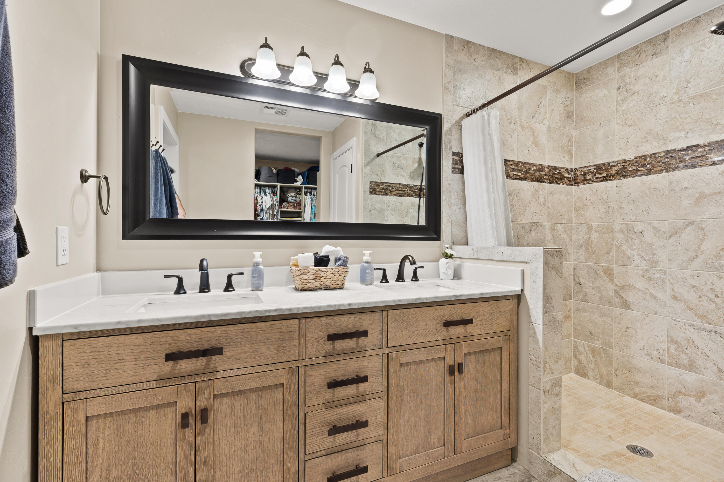 NORTH HILL ESTATES - Residential