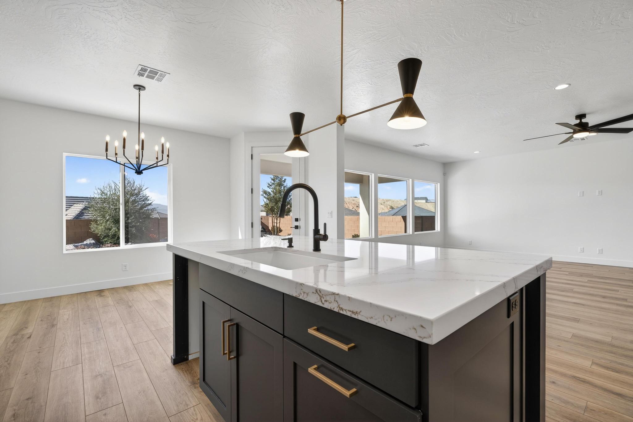 WHITE CANYON - Residential