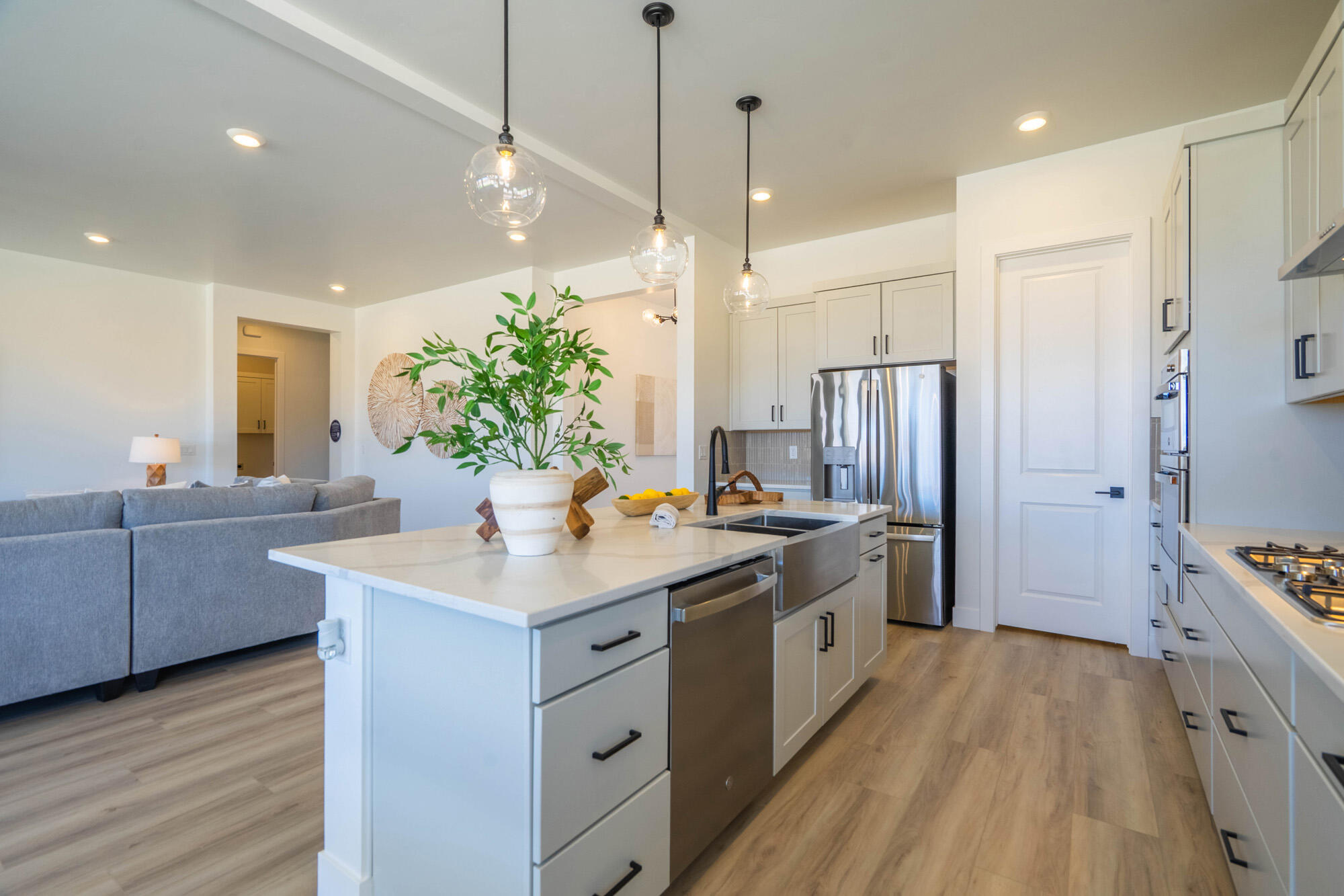 ESTATES AT SAND HOLLOW - Residential