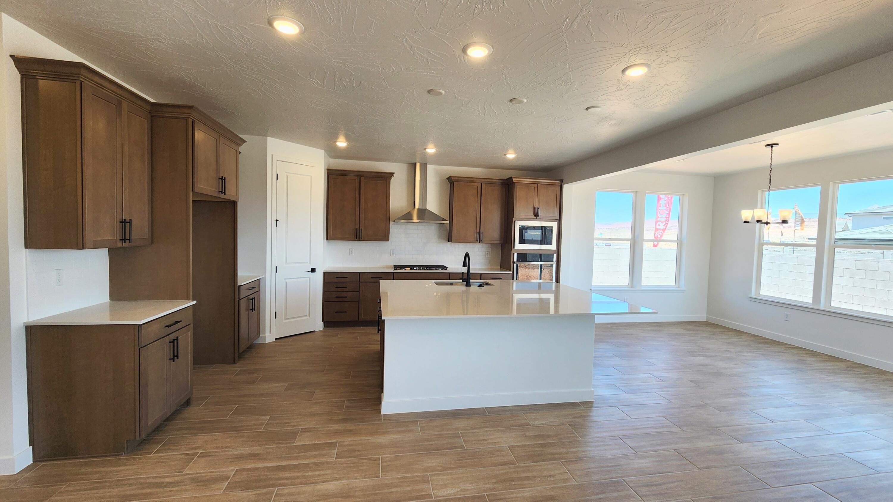RED SLATE ESTATES - Residential