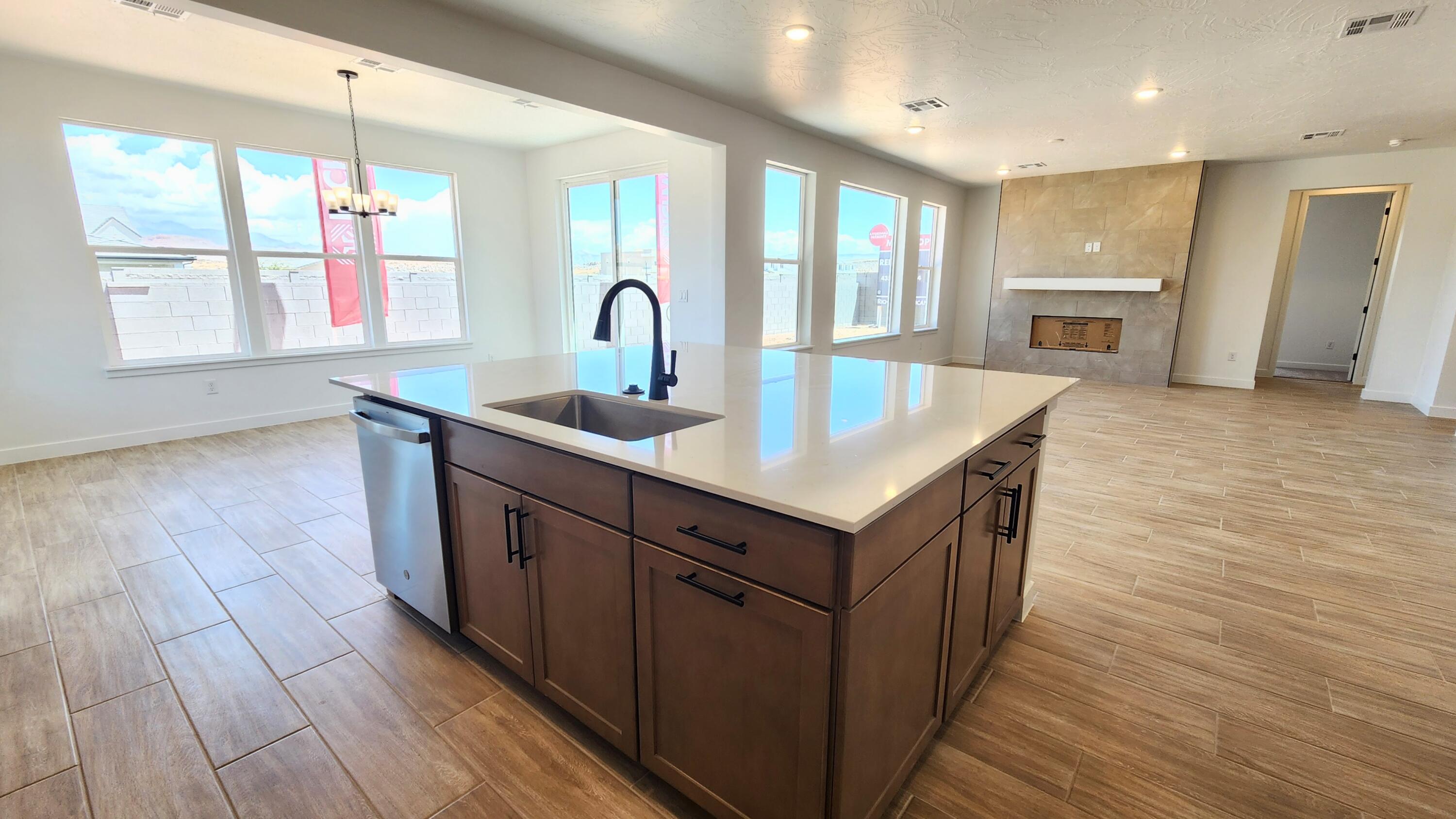 RED SLATE ESTATES - Residential