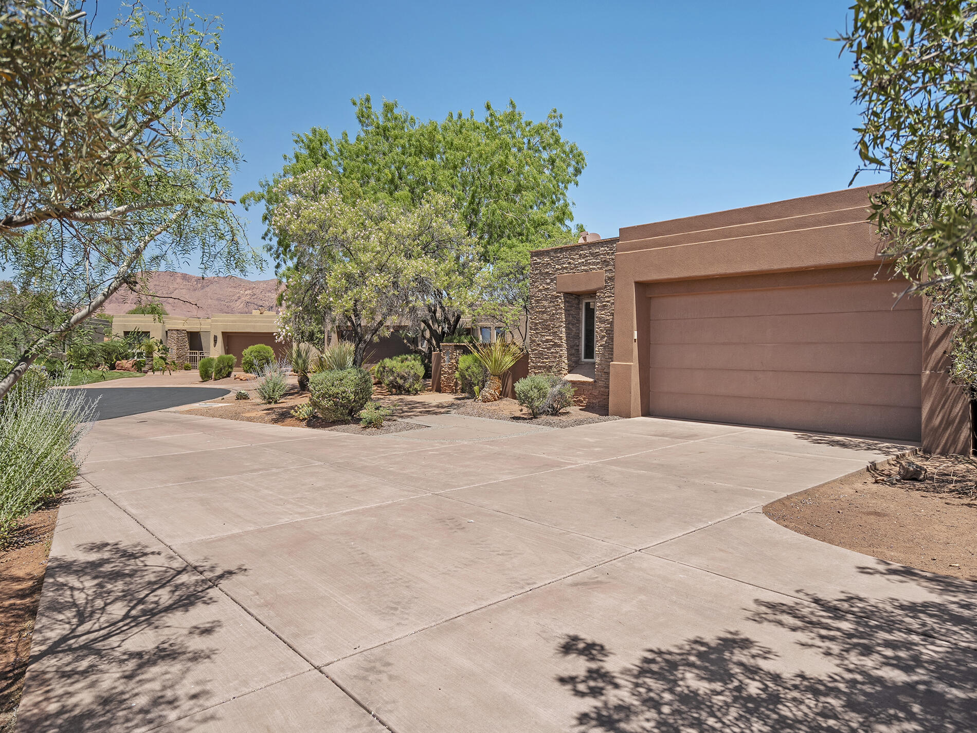 ENTRADA PAIUTE SPRINGS - Residential