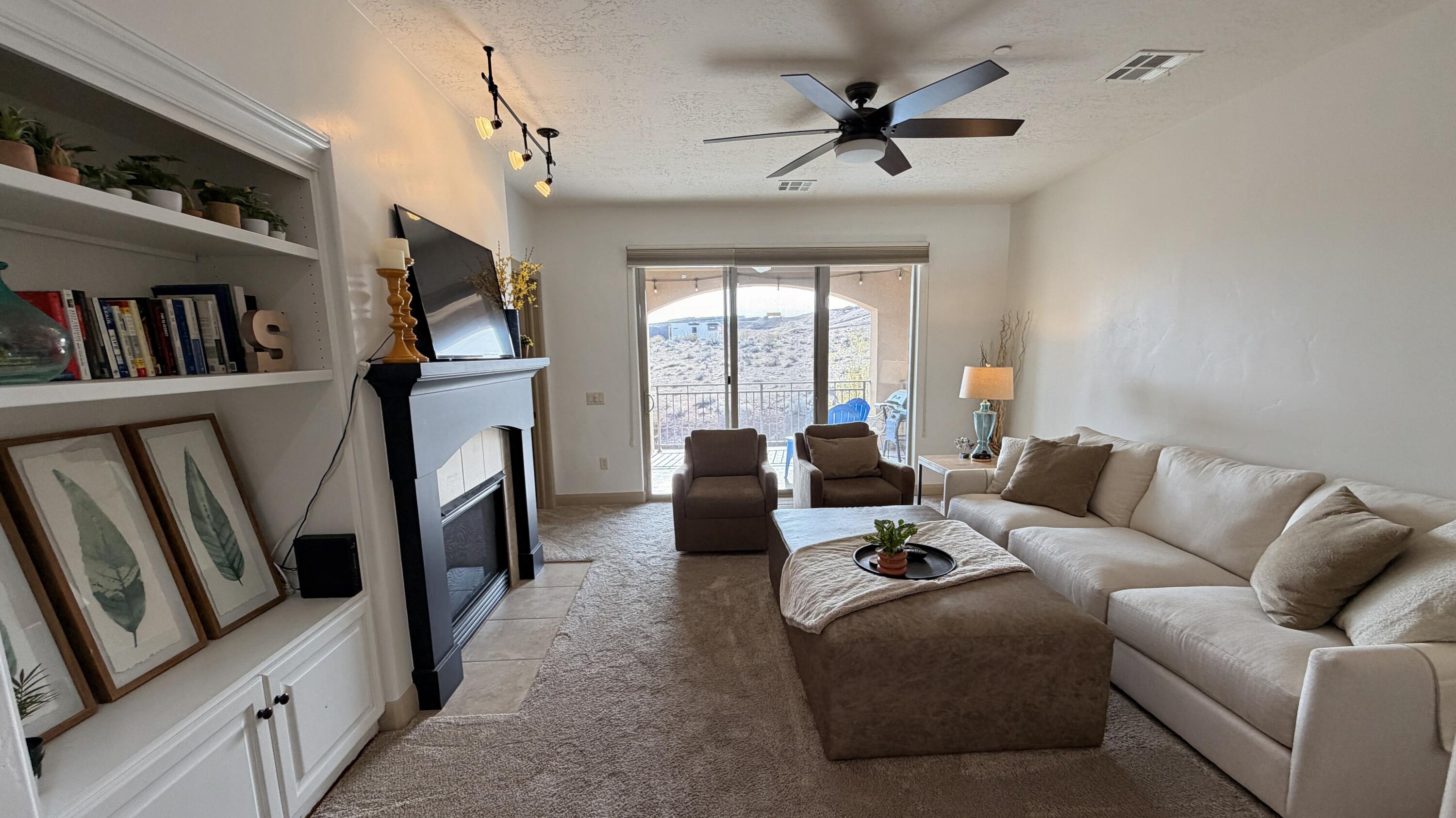 PELICAN HILLS CONDOMINIUMS - Residential