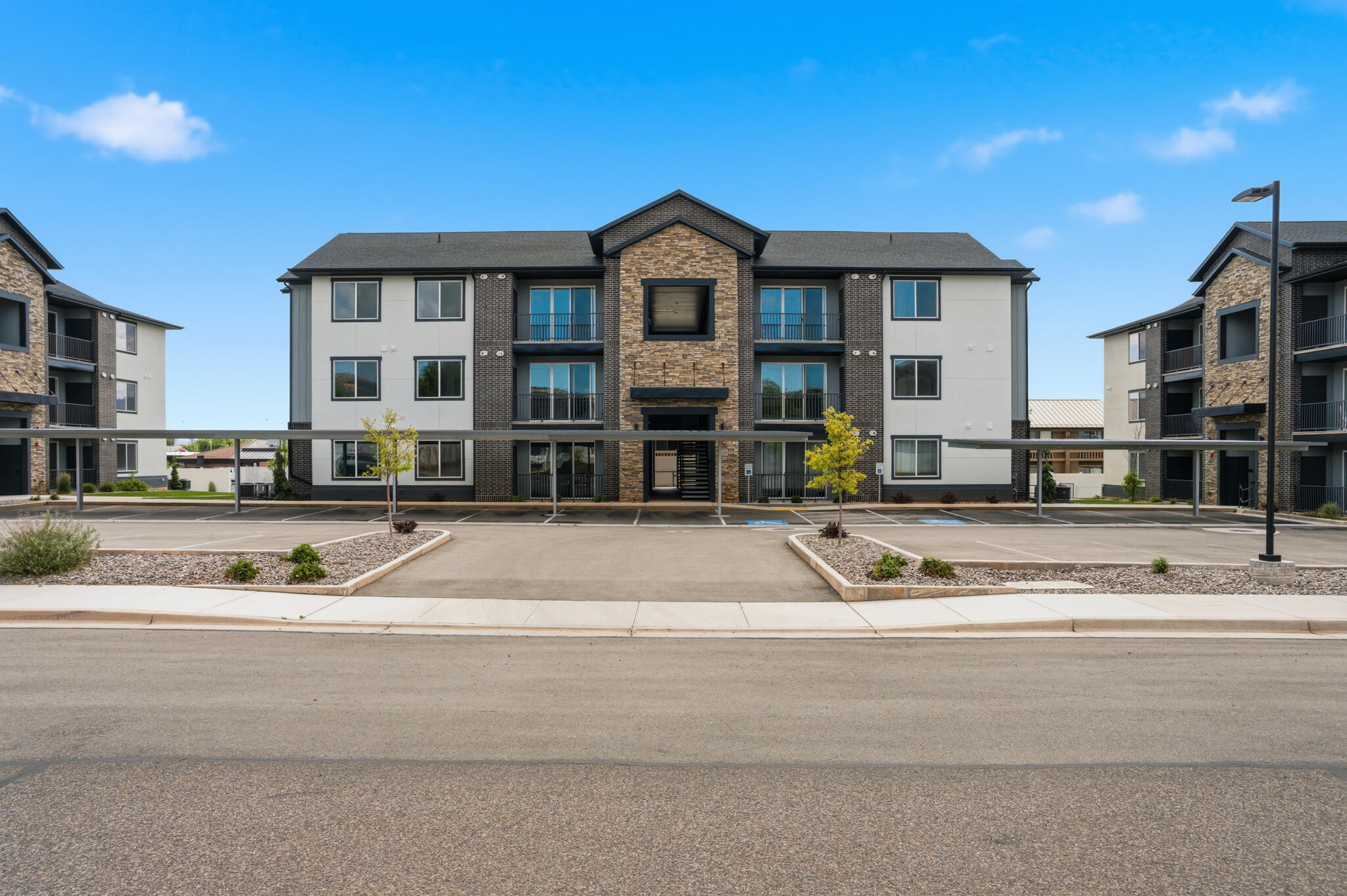 Looking for an affordable place to live that offers high quality construction, thoughtfully designed space and easy access to the lifestyle you haven't been able to find anywhere else? Castle Rock Condo's will give you the ability to work, play, go to school, recreate and enjoy this phase of your life. No matter what stage you are in, downsizing and want to keep it simple, just jumping into your first purchase, or in a transition and need the property that will make it possible to shift without wasting money - don't pass this up. Maybe you are wanting an investment property? This is your chance!! Includes stainless steel appliances (range, dishwasher, fridge and microwave) Best internet available in the market - fiber-optics entertainment package (included with HOA) Beautifully landscaped with common areas for gathering, BBQ etc. Covered and open parking is there for each unit. Schedule your private tour today and secure your opportunity to own one of these exceptional residences.