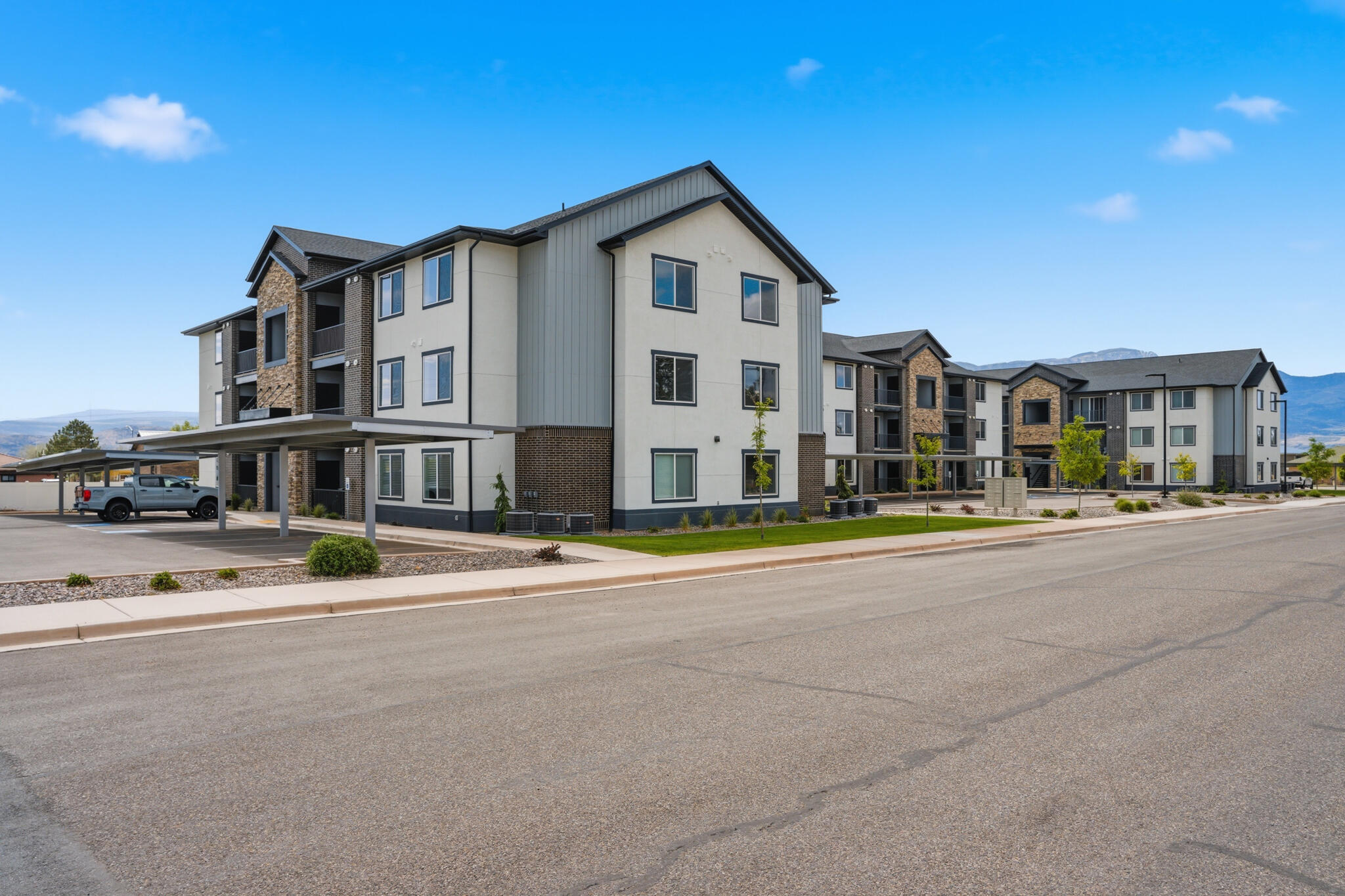 CASTLE ROCK - Residential