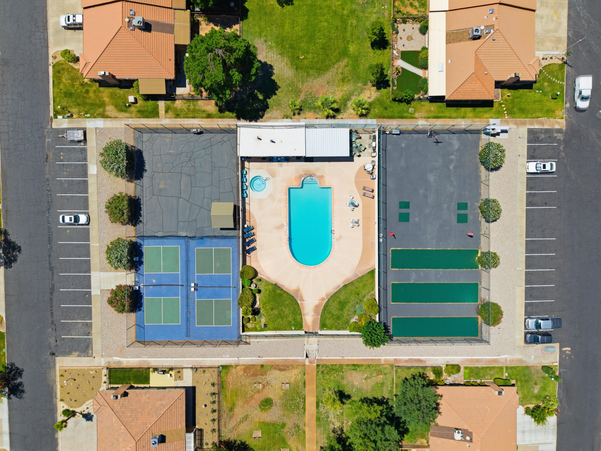 BLOOMINGTON KNOLLS TOWNHOMES - Residential