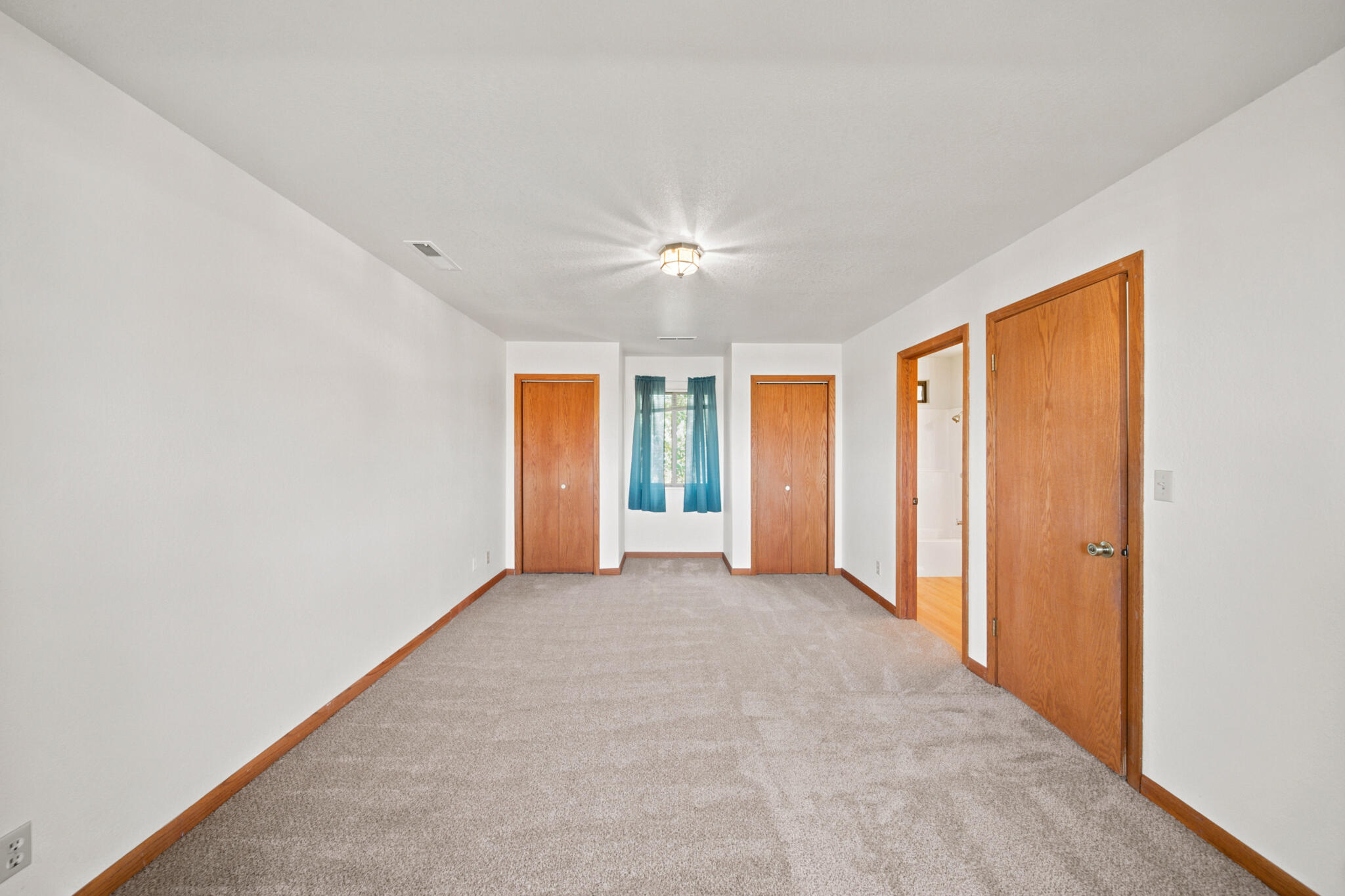 BLOOMINGTON KNOLLS TOWNHOMES - Residential