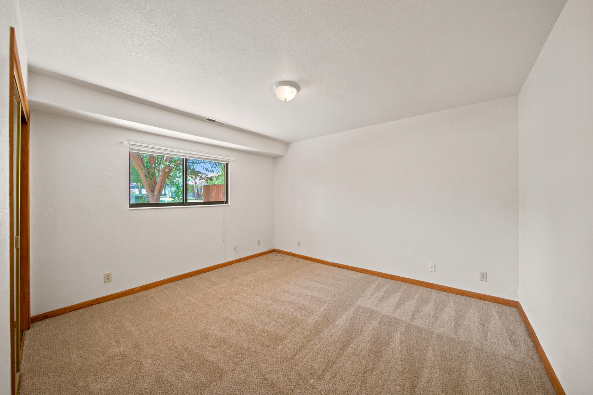 BLOOMINGTON KNOLLS TOWNHOMES - Residential