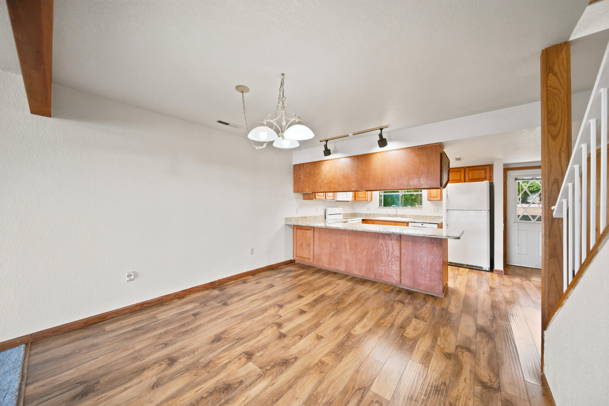 BLOOMINGTON KNOLLS TOWNHOMES - Residential