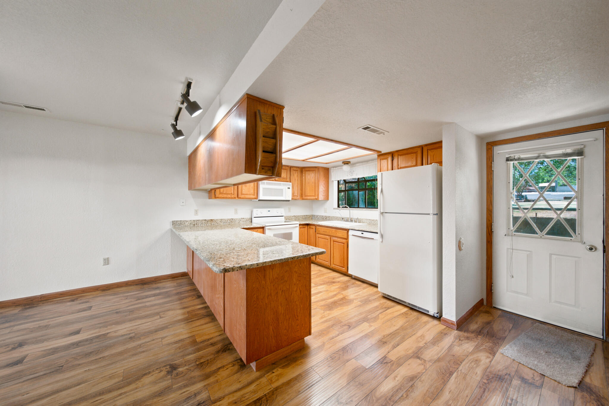 BLOOMINGTON KNOLLS TOWNHOMES - Residential