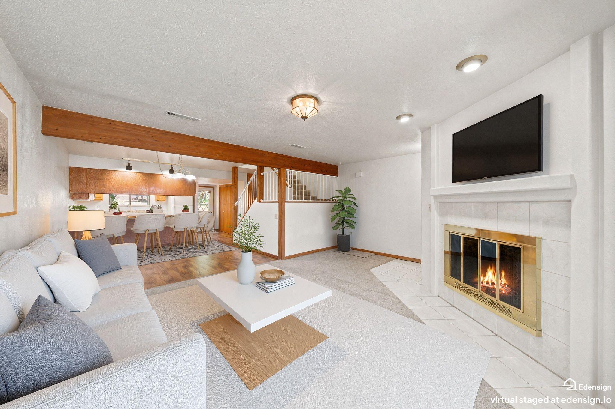 BLOOMINGTON KNOLLS TOWNHOMES - Residential