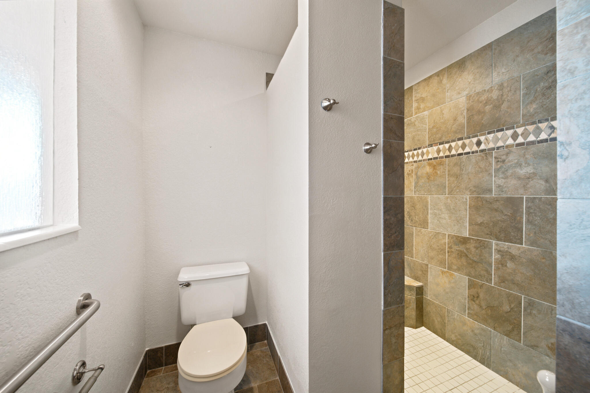 BLOOMINGTON KNOLLS TOWNHOMES - Residential