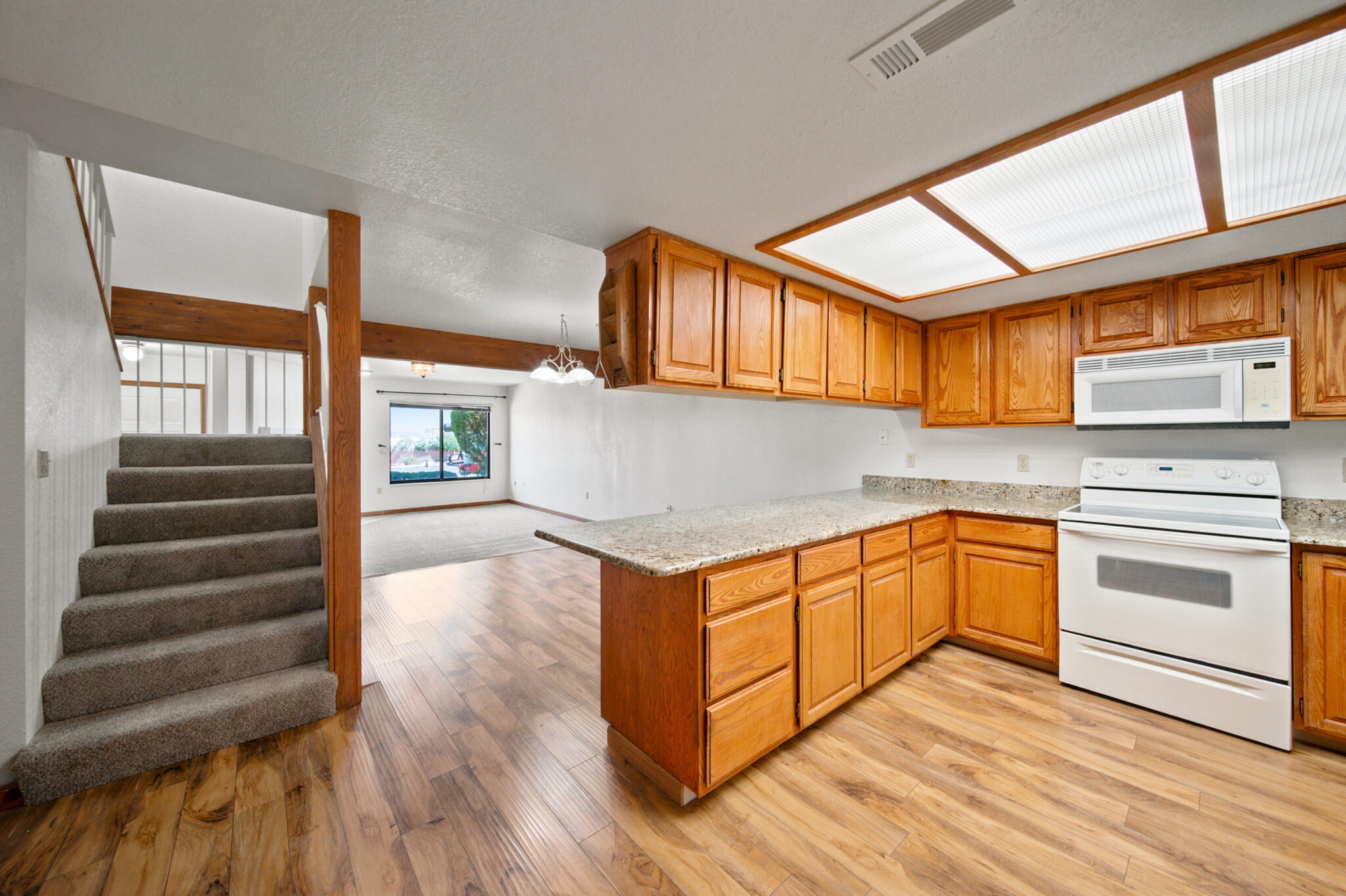 BLOOMINGTON KNOLLS TOWNHOMES - Residential