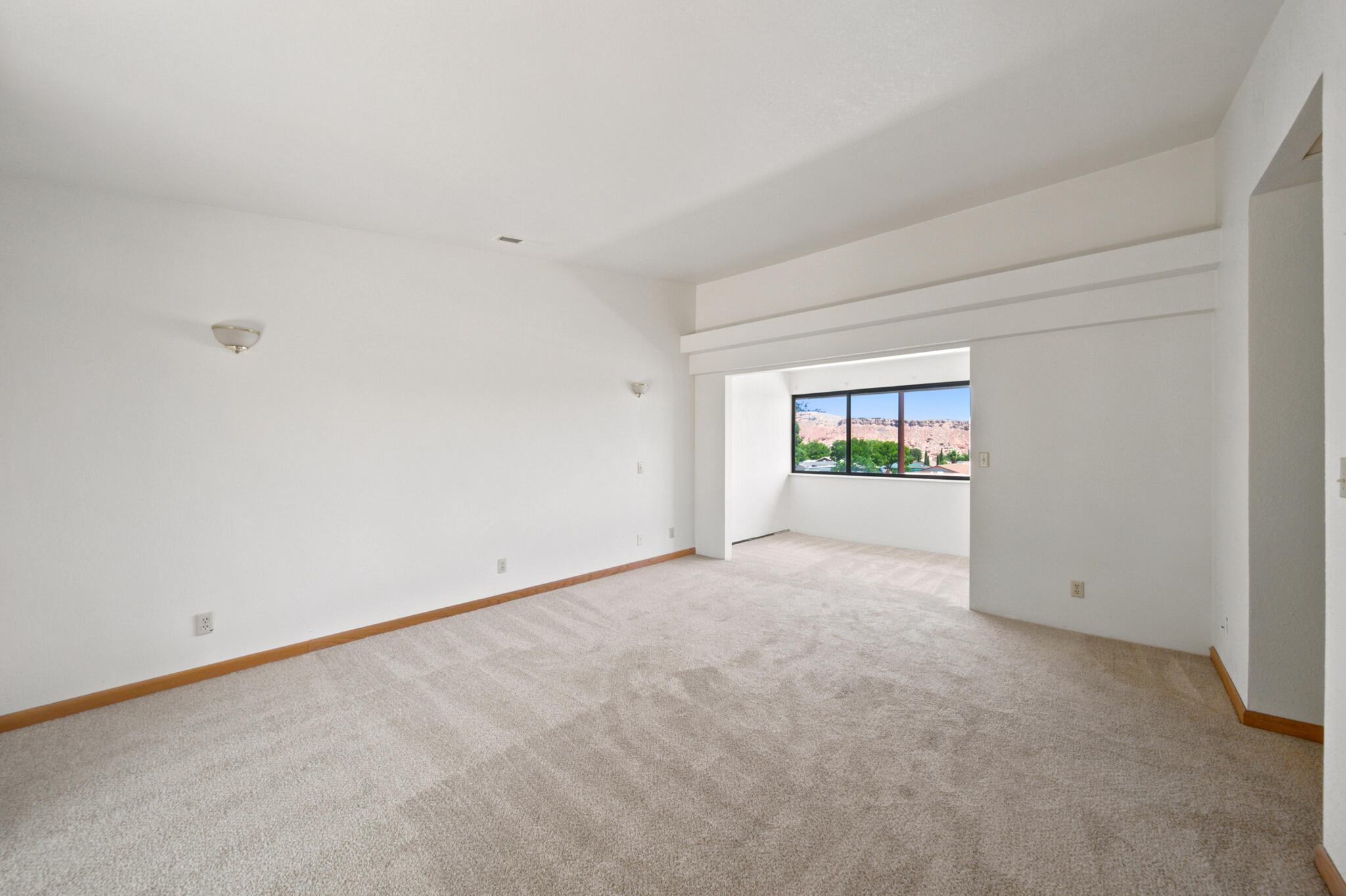 BLOOMINGTON KNOLLS TOWNHOMES - Residential