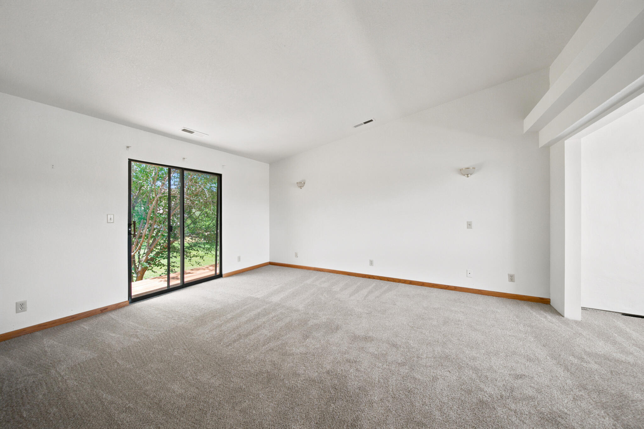 BLOOMINGTON KNOLLS TOWNHOMES - Residential