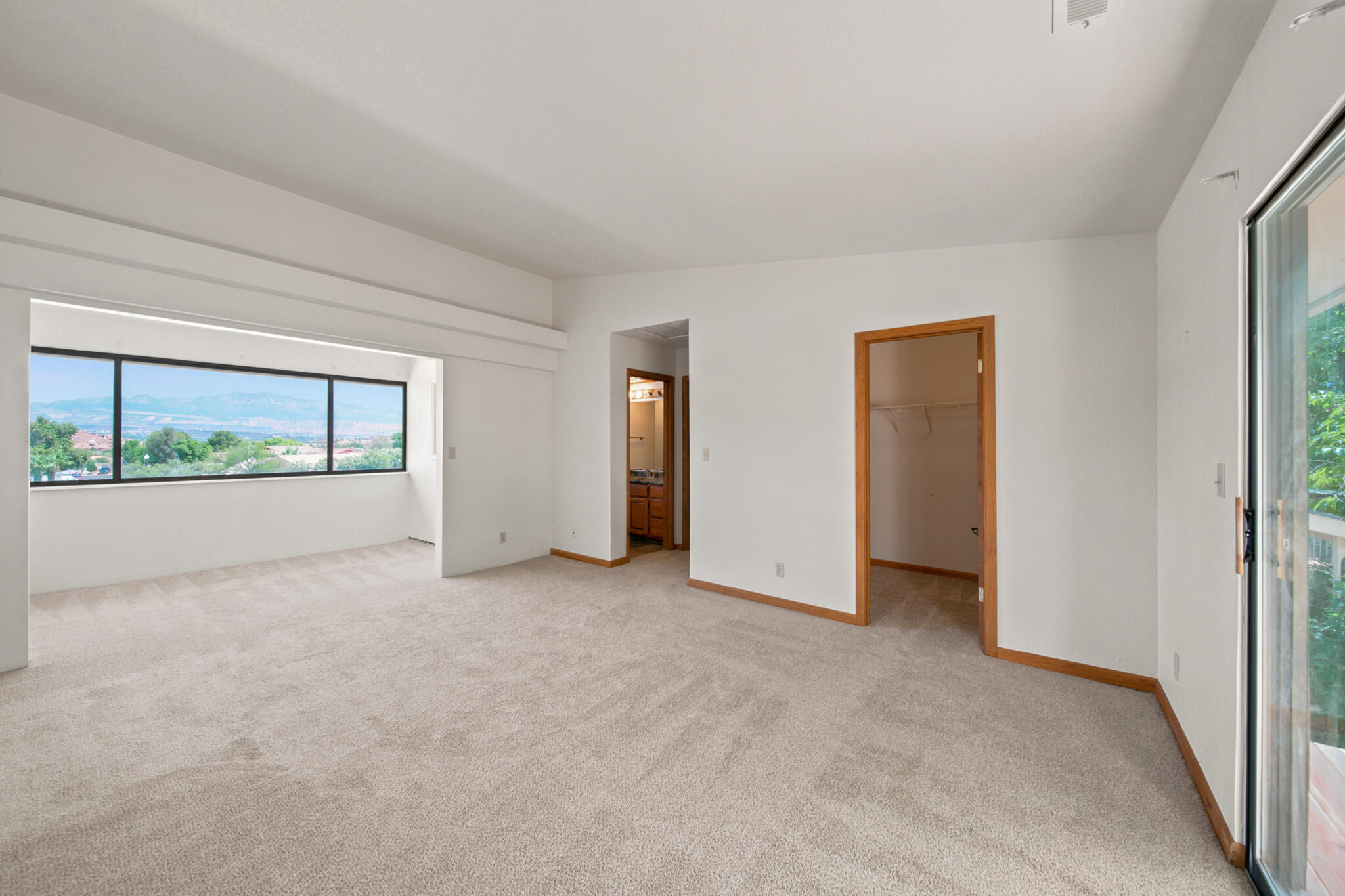 BLOOMINGTON KNOLLS TOWNHOMES - Residential
