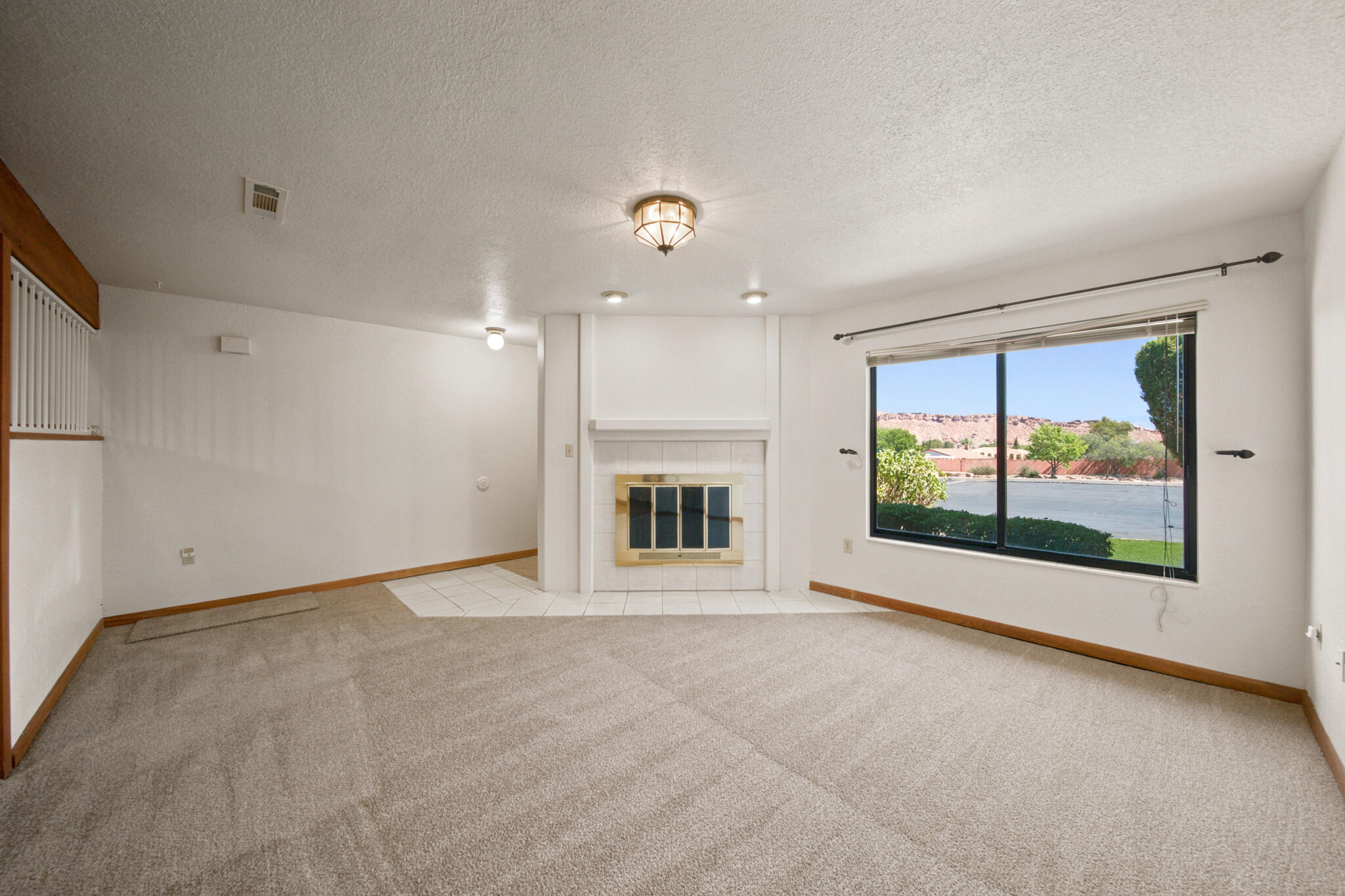 BLOOMINGTON KNOLLS TOWNHOMES - Residential