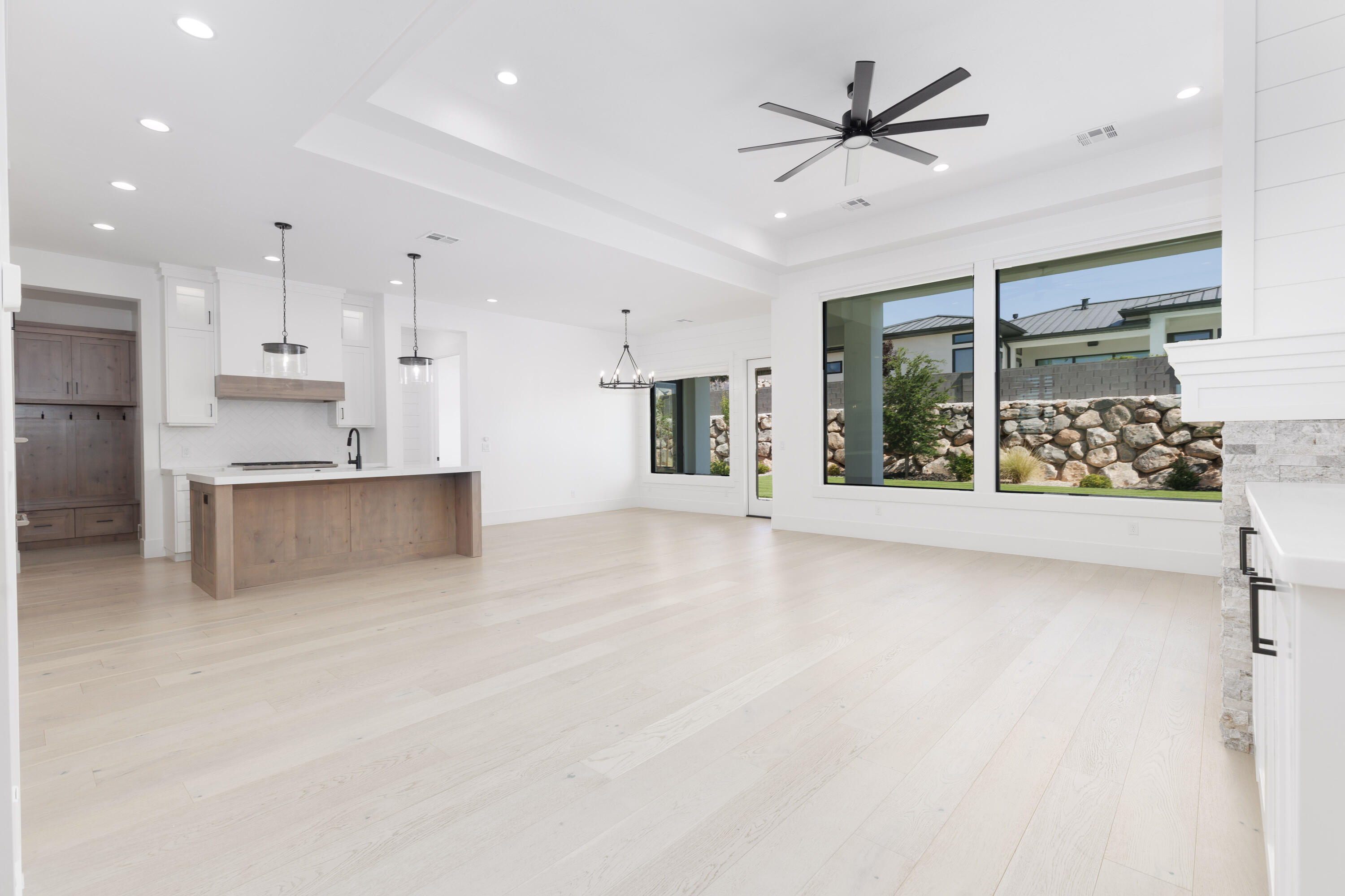 WASHINGTON VISTA - Residential