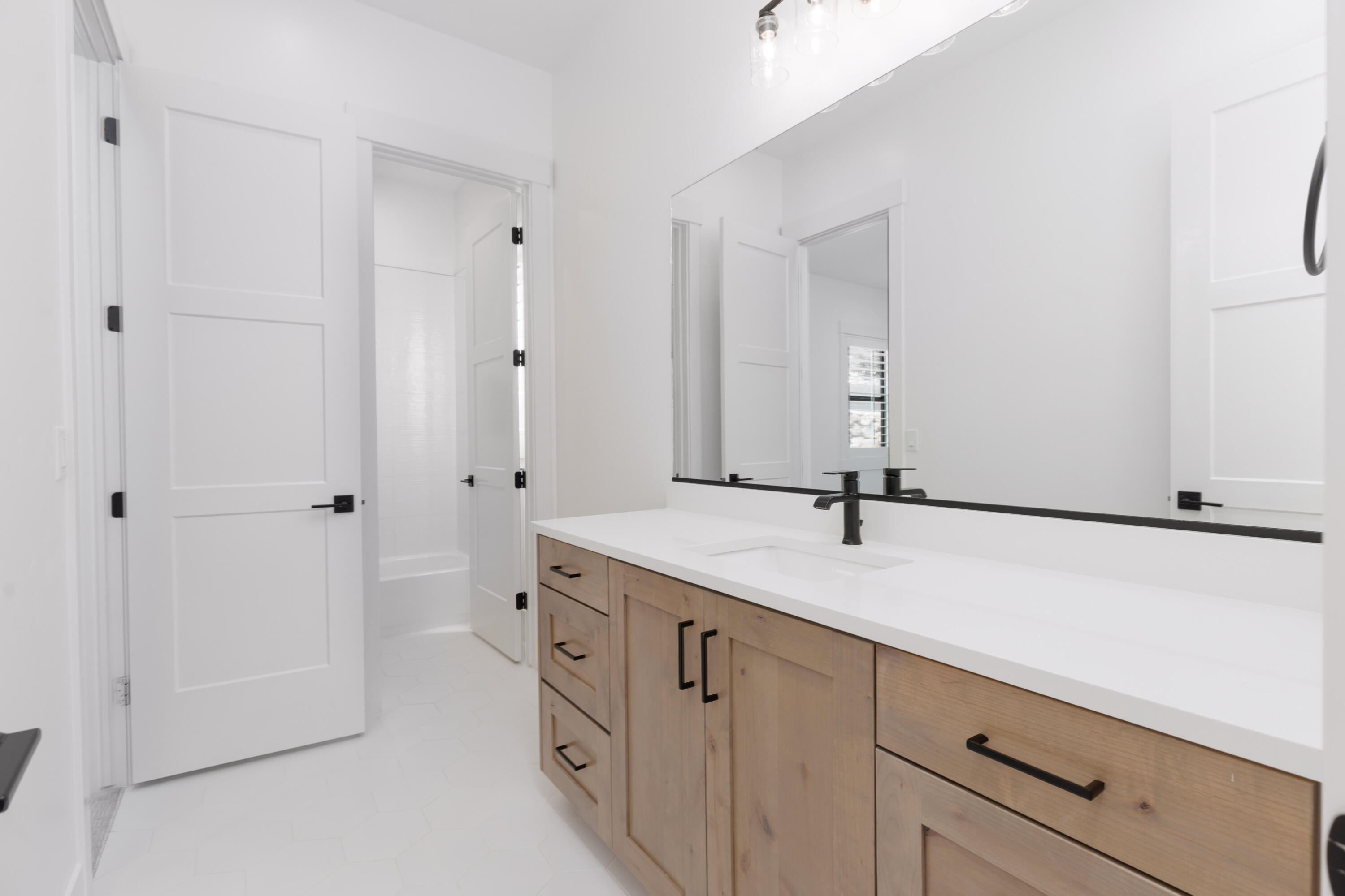 WASHINGTON VISTA - Residential