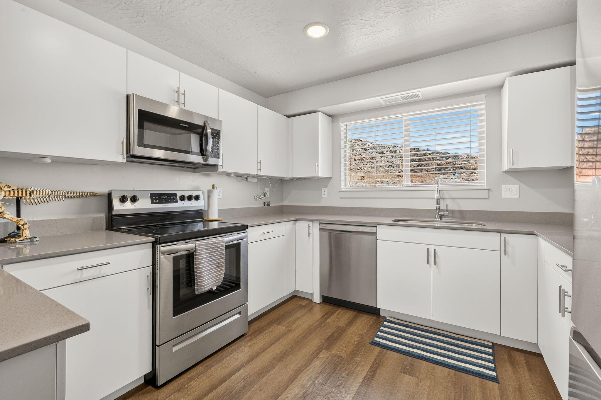 LONE ROCK CONDOS - Residential