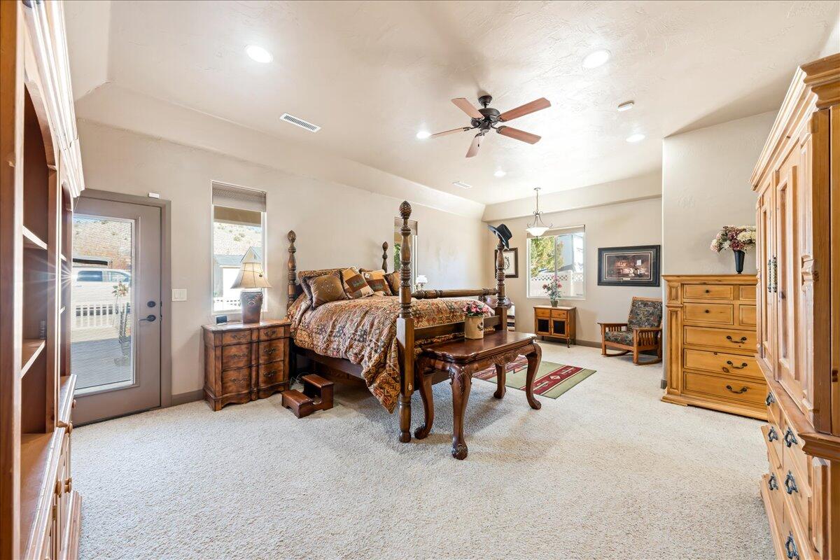 DIAMOND VALLEY ACRES - Residential