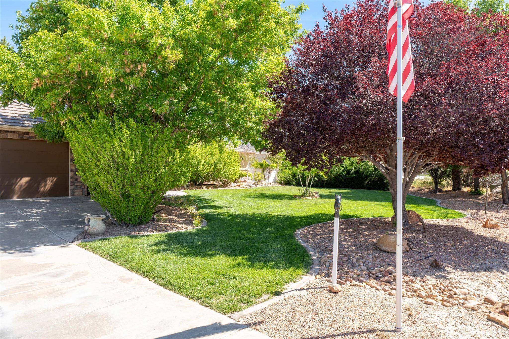 DIAMOND VALLEY ACRES - Residential