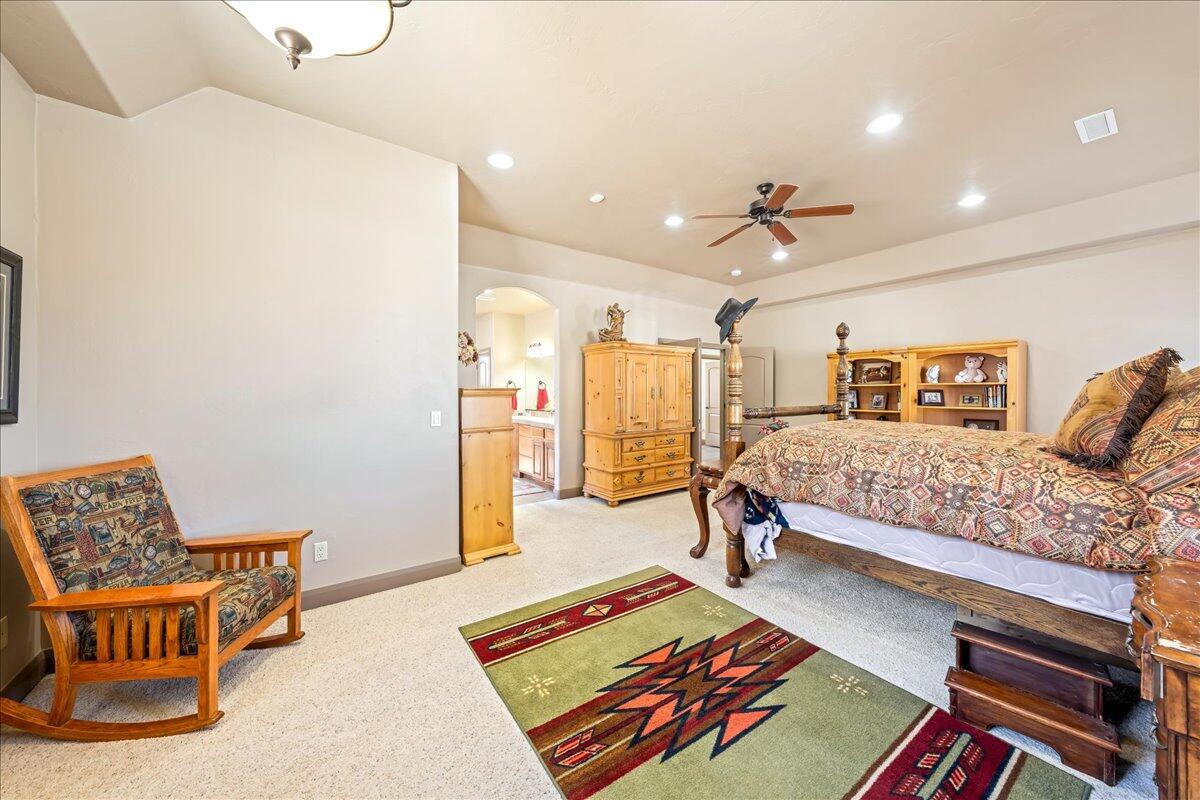 DIAMOND VALLEY ACRES - Residential