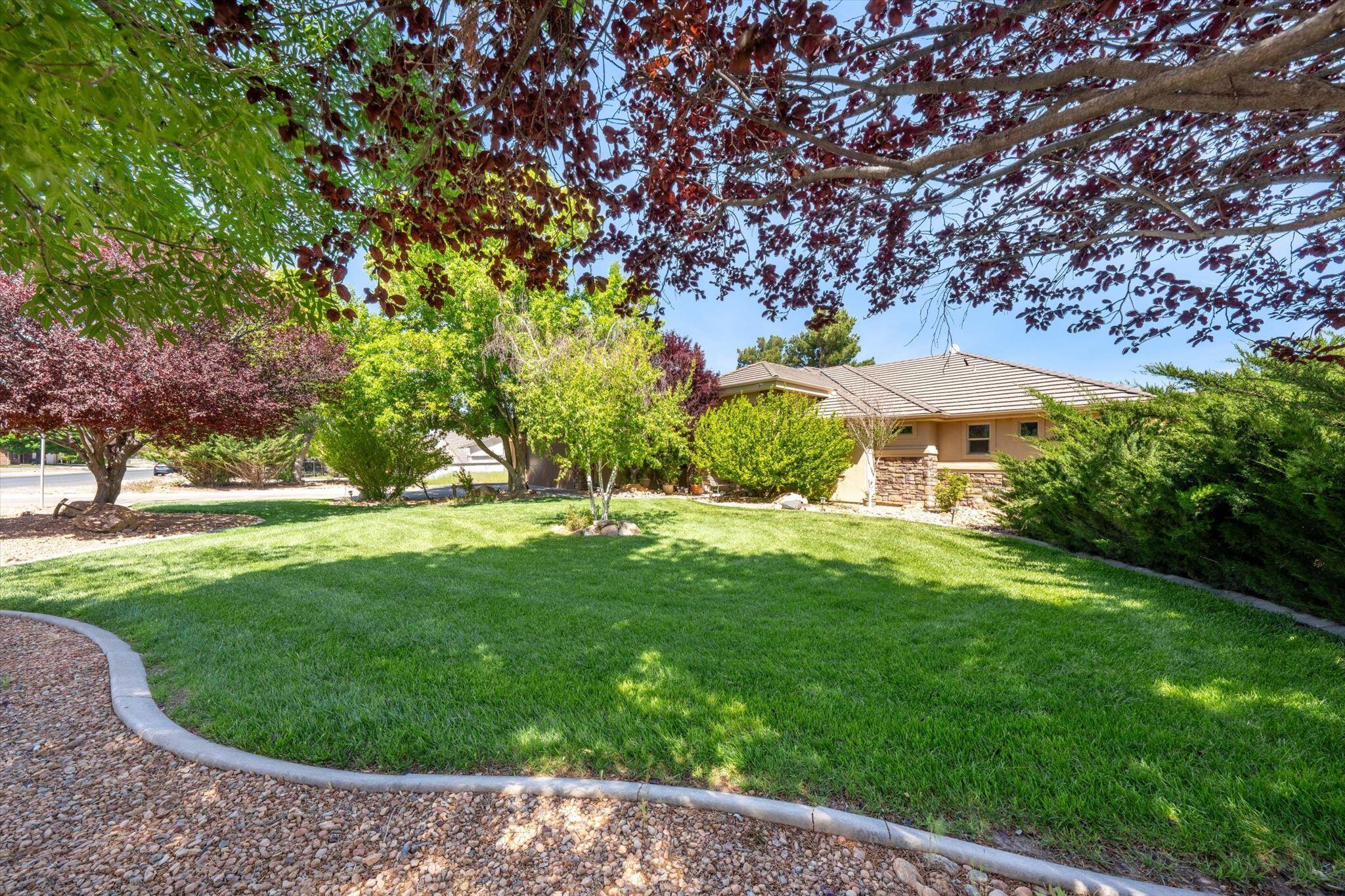 DIAMOND VALLEY ACRES - Residential