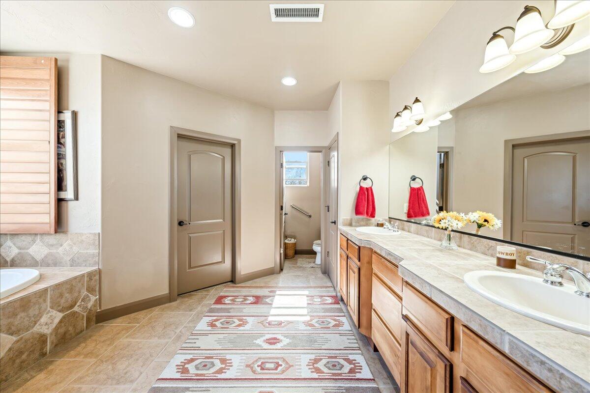 DIAMOND VALLEY ACRES - Residential