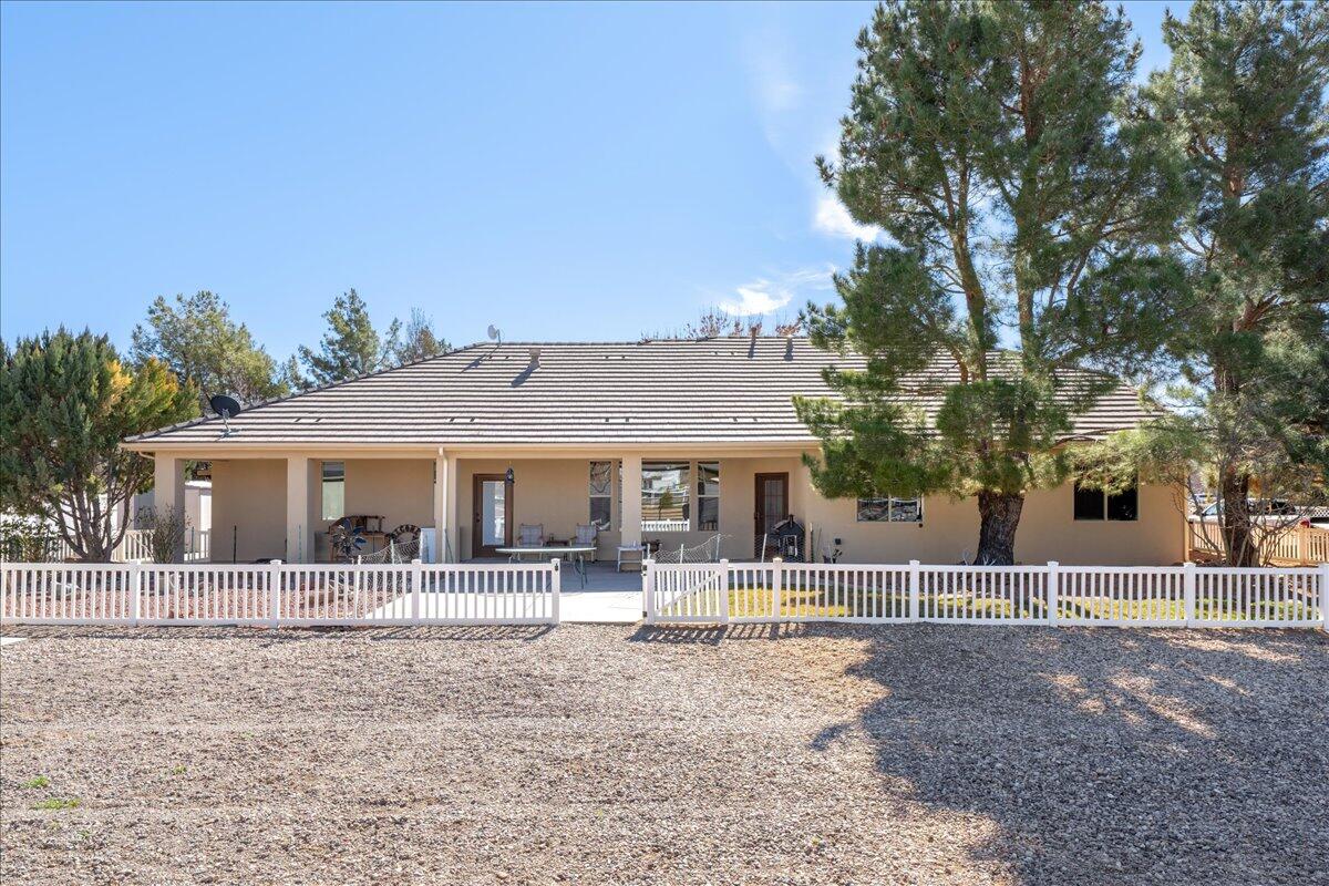 DIAMOND VALLEY ACRES - Residential