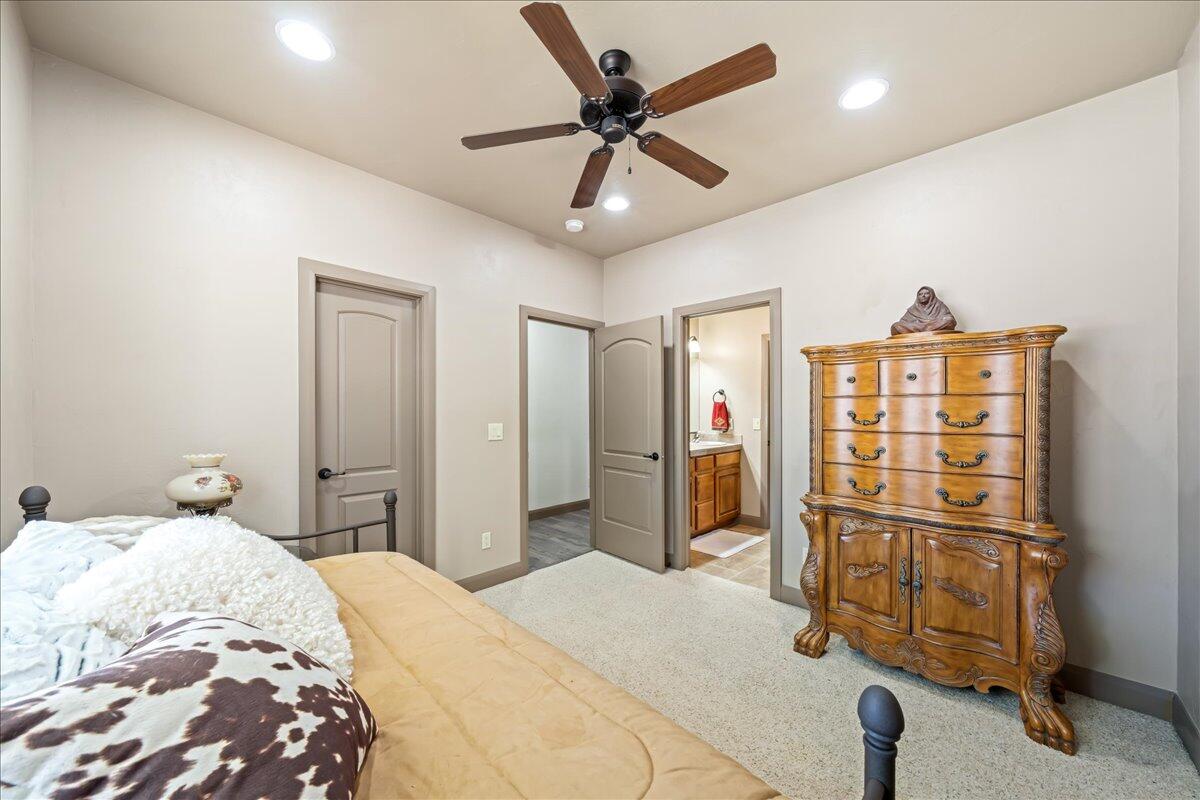 DIAMOND VALLEY ACRES - Residential