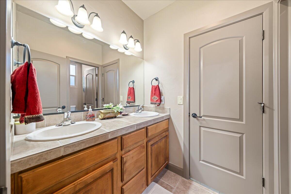 DIAMOND VALLEY ACRES - Residential