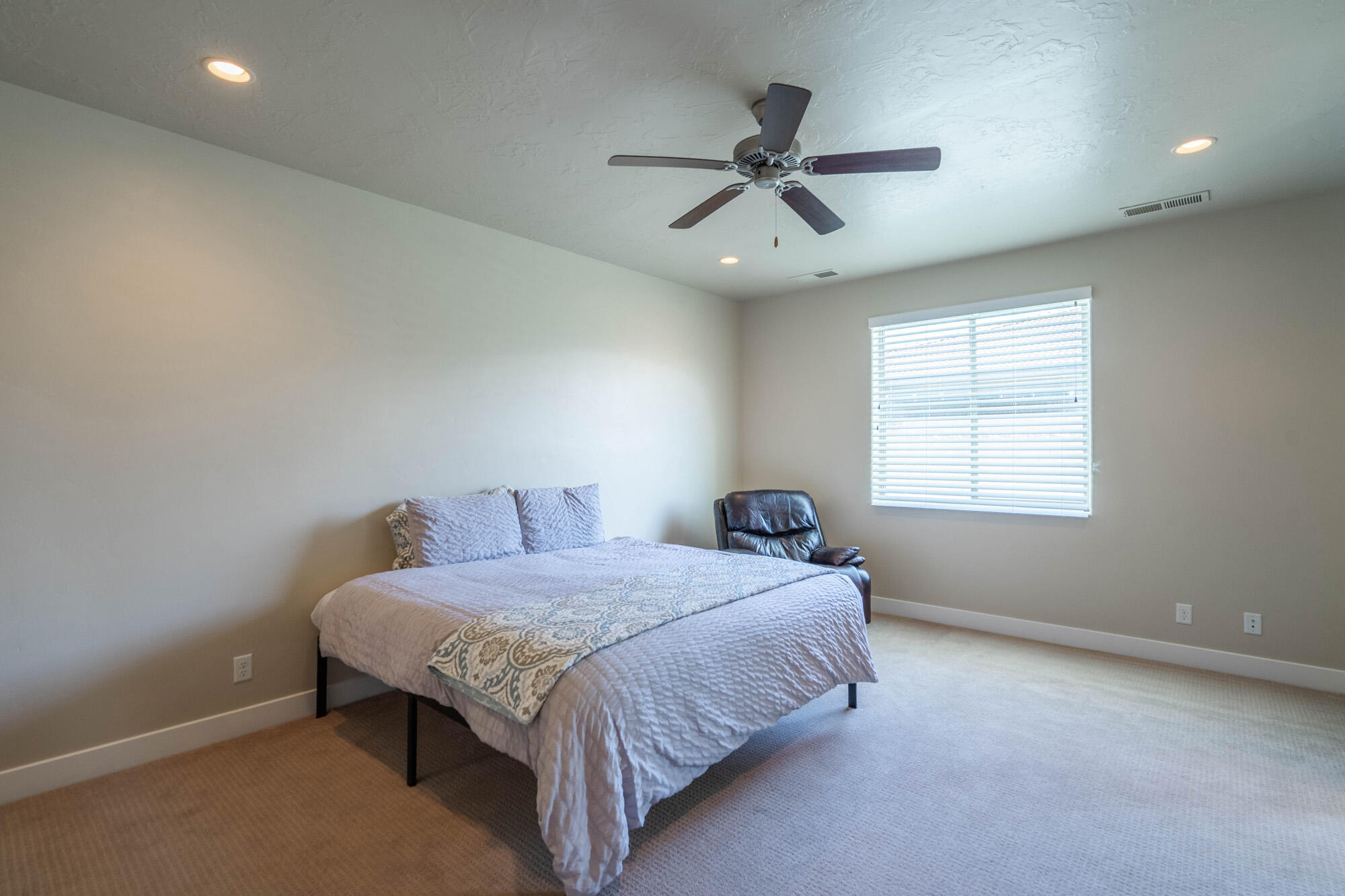 HIGHLAND PARK AT THE CORAL CANYON - Residential