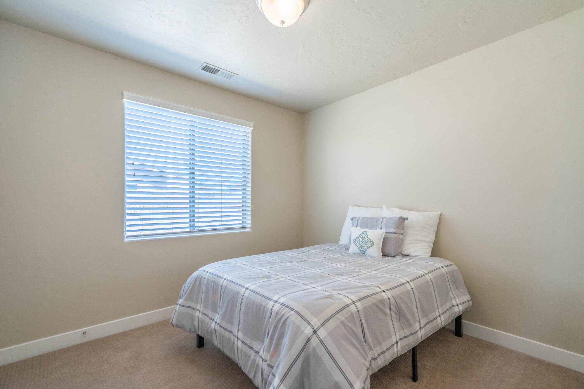 HIGHLAND PARK AT THE CORAL CANYON - Residential