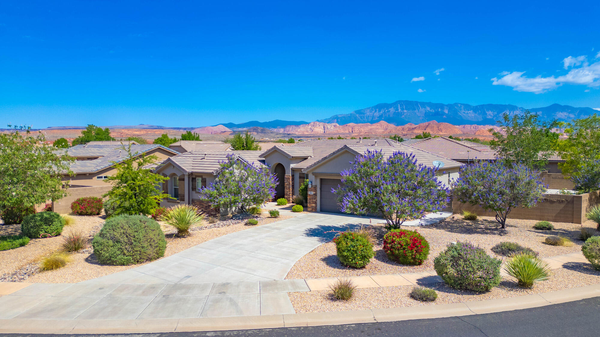 HIGHLAND PARK AT THE CORAL CANYON - Residential