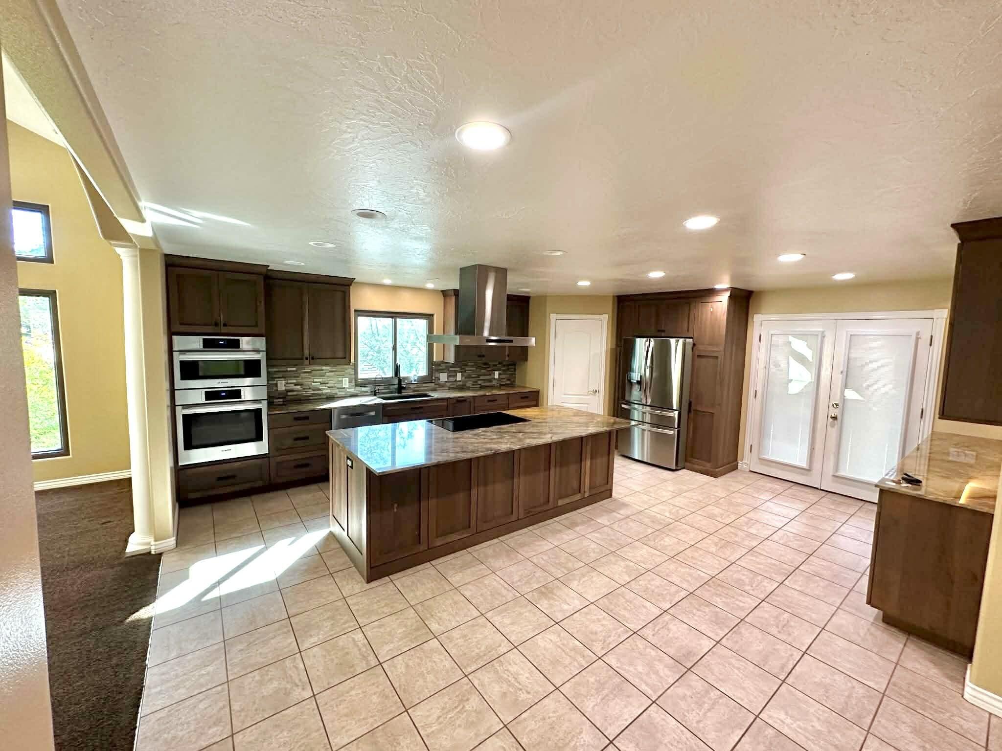 SHADOW MOUNTAIN - Residential
