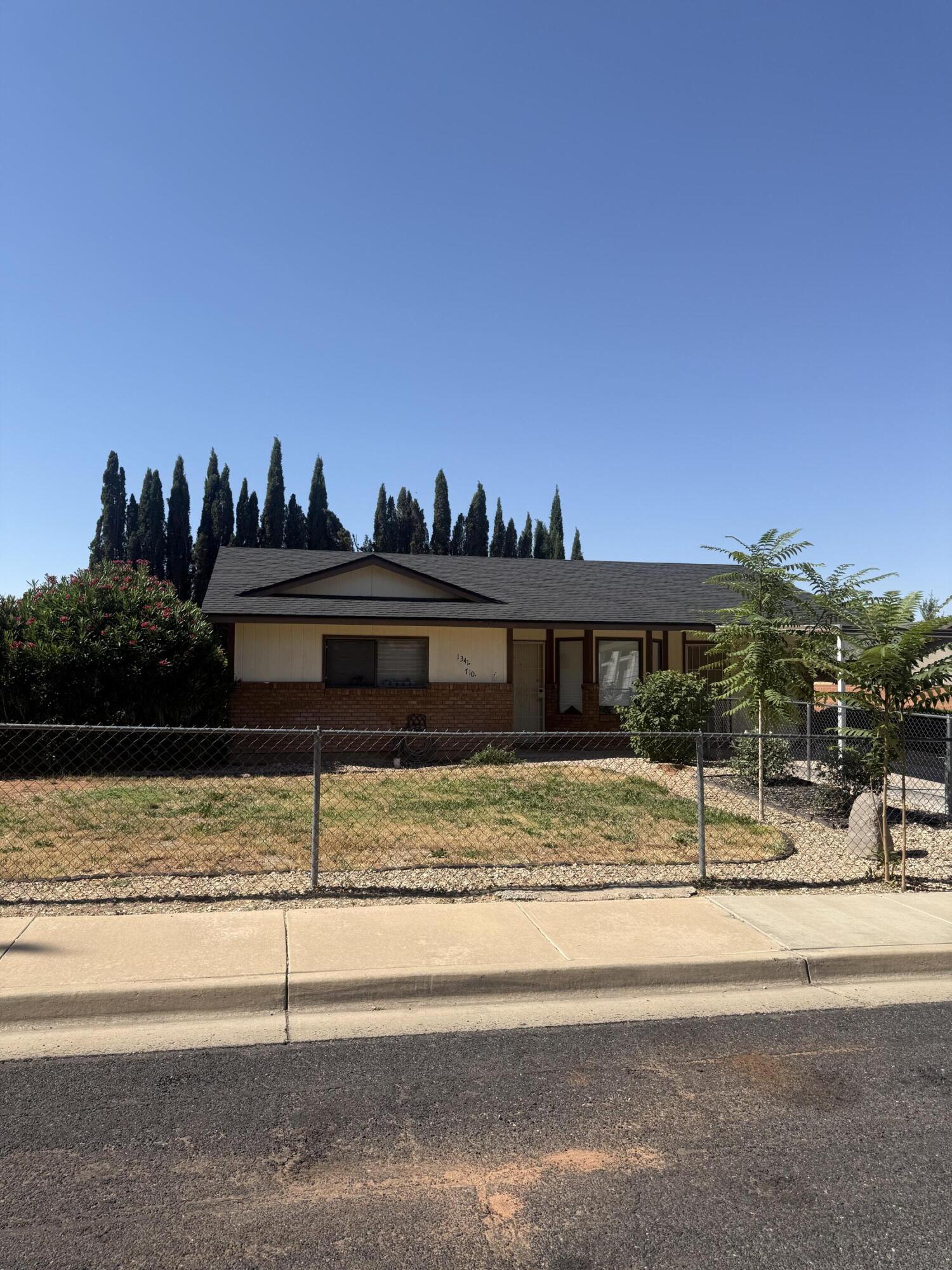 Seller offering $5,000 allowance for financing or price reduction. Subject to seller having a home to buy.