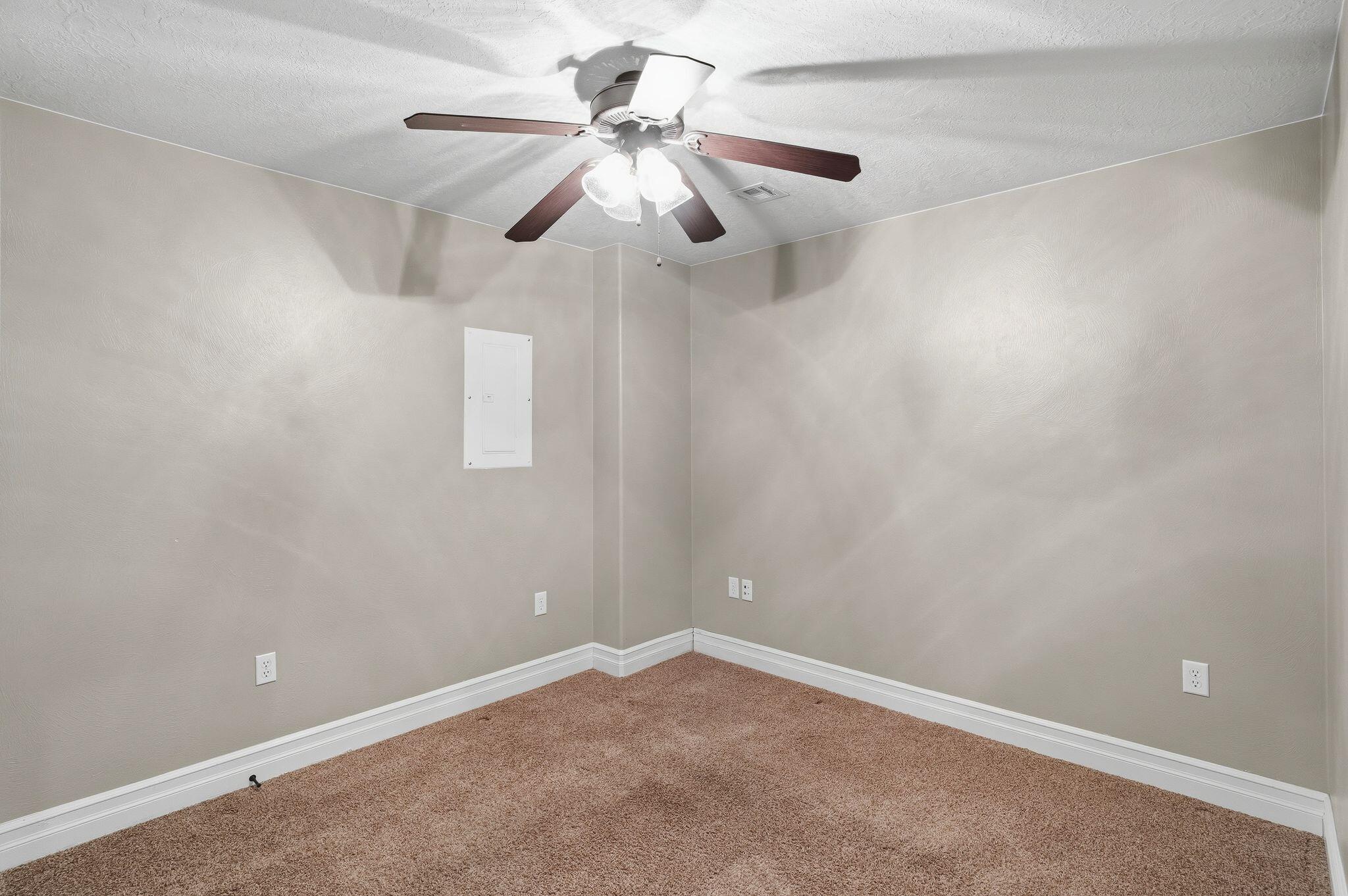 TONAQUINT TERRACE - Residential