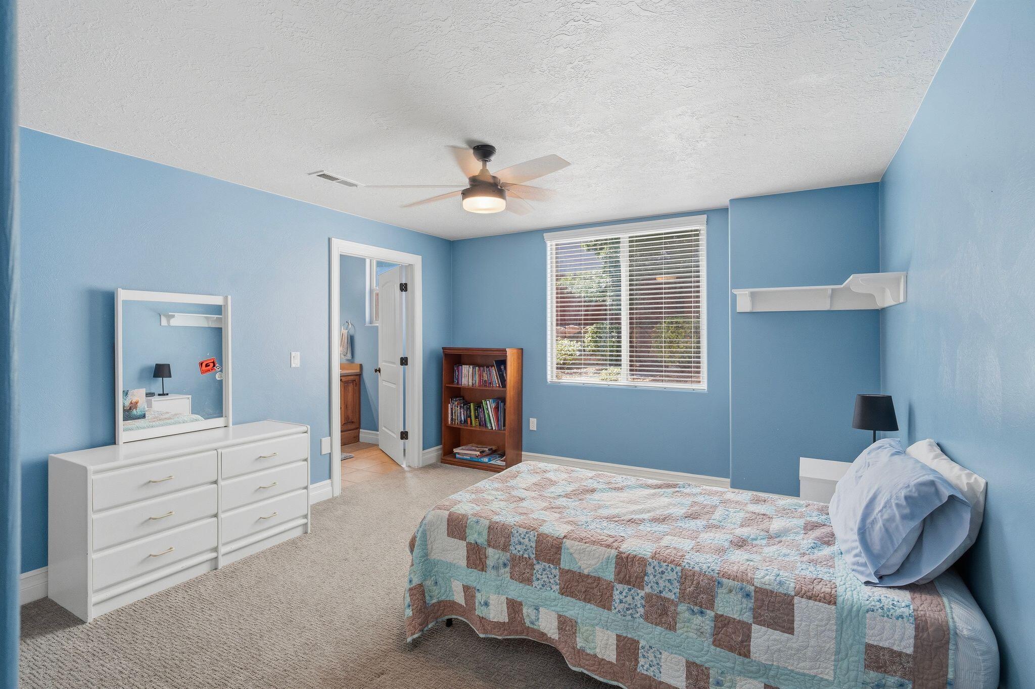 TONAQUINT TERRACE - Residential