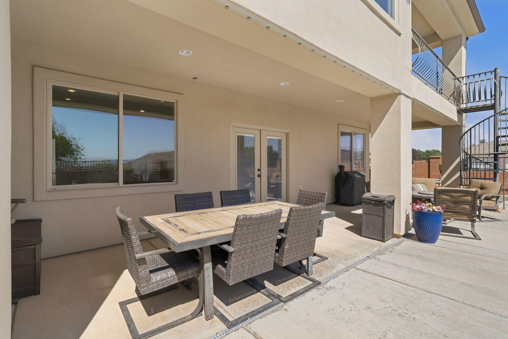 TONAQUINT TERRACE - Residential