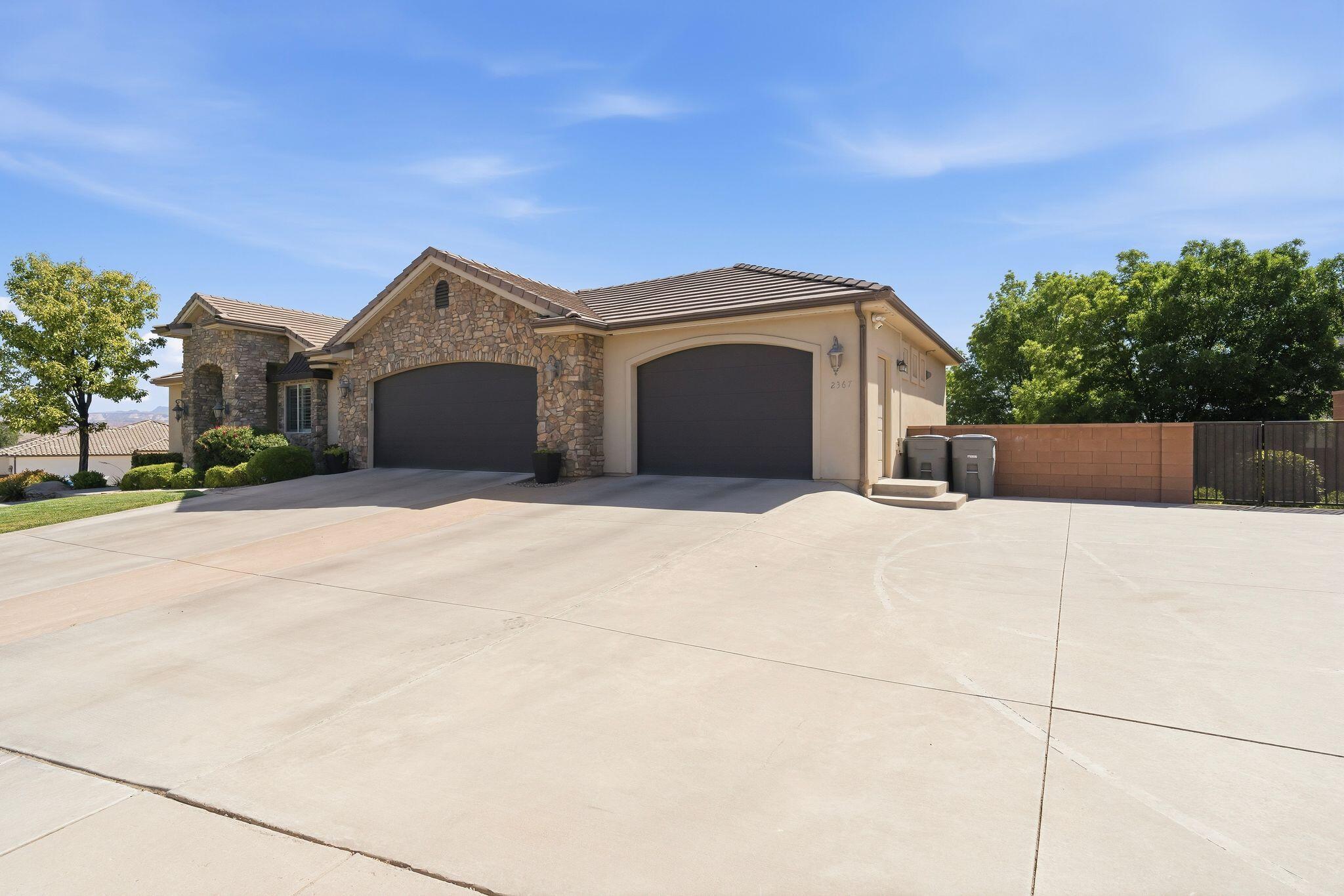TONAQUINT TERRACE - Residential
